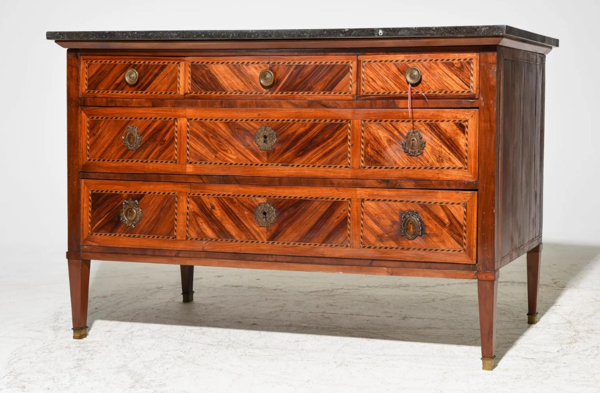 Early 19th Century French Commode/Chest In Good Condition In Bradenton, FL