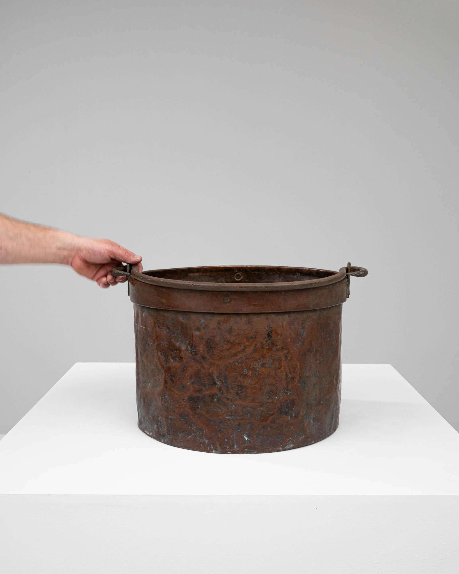 Early 19th Century French Copper Bucket In Good Condition For Sale In High Point, NC
