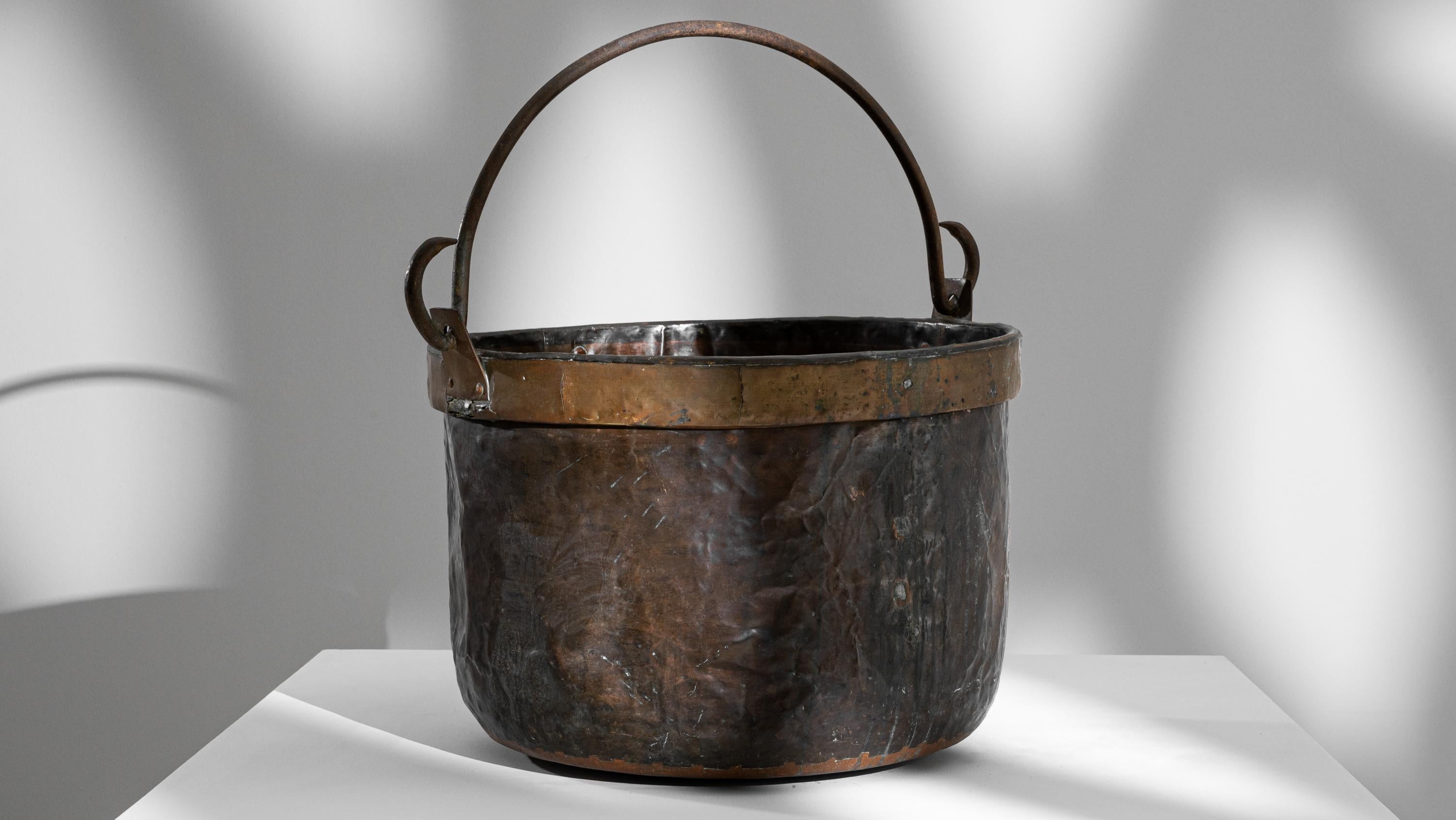 Early 19th Century French Copper Bucket For Sale 4