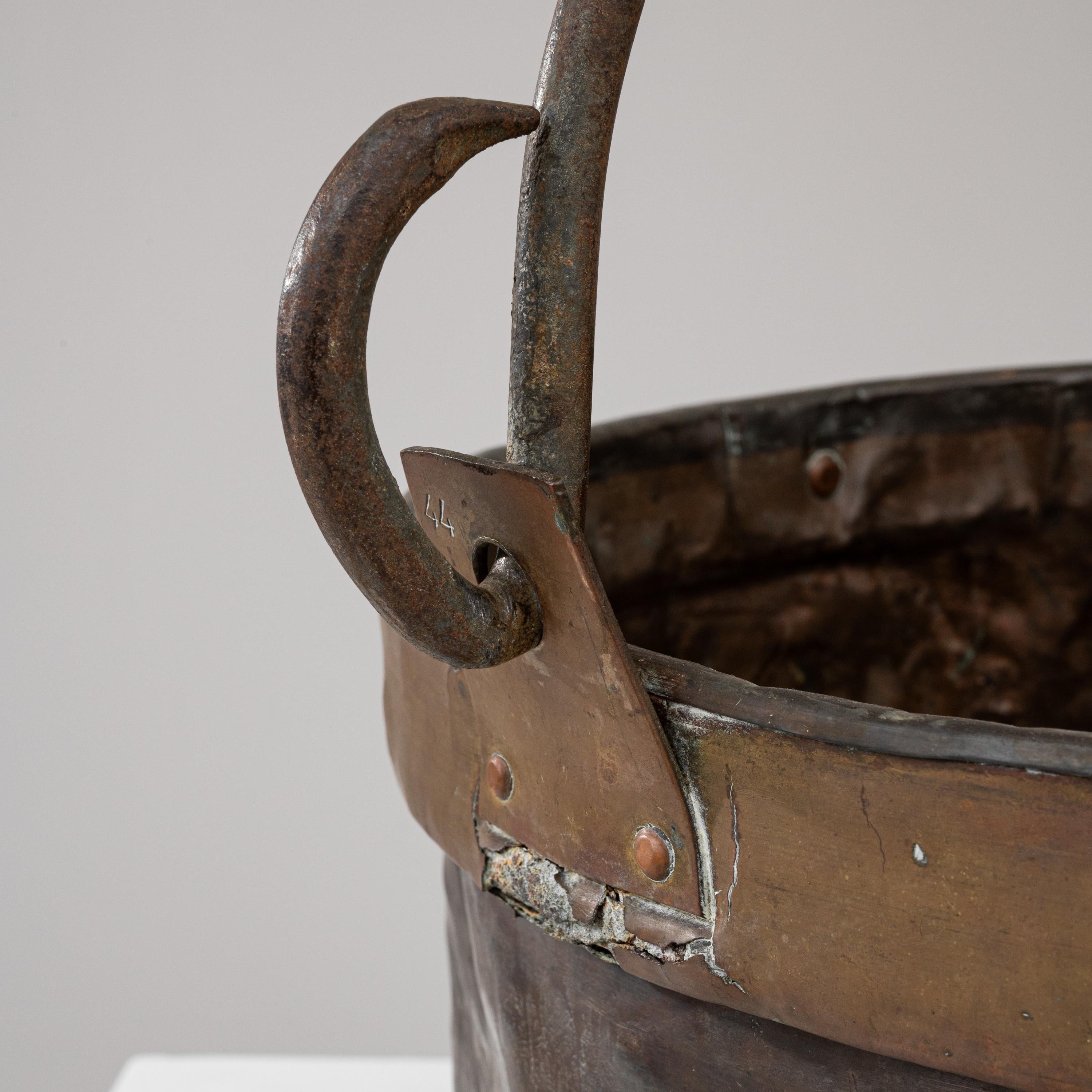 Early 19th Century French Copper Bucket For Sale 5