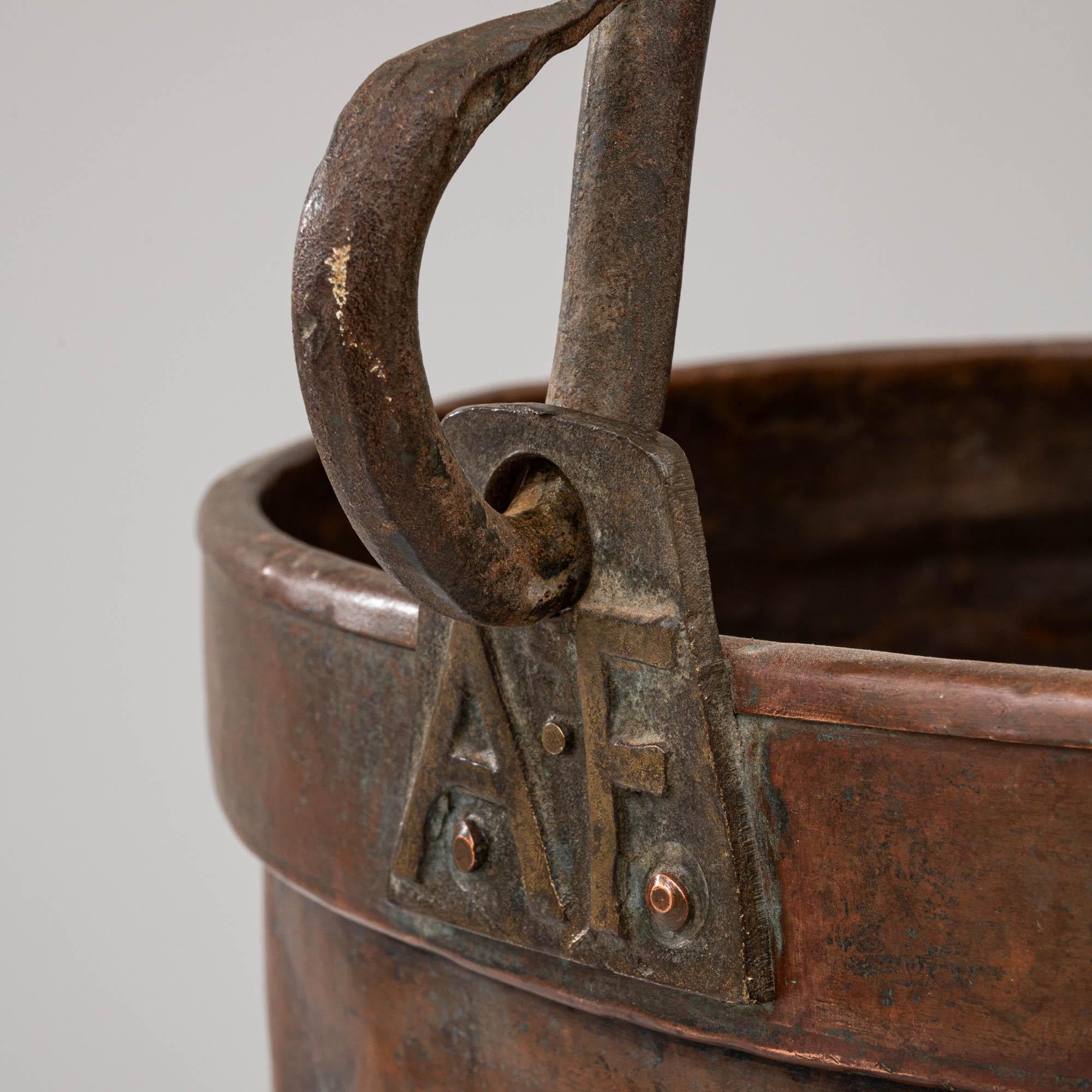 Early 19th Century French Copper Bucket For Sale 5