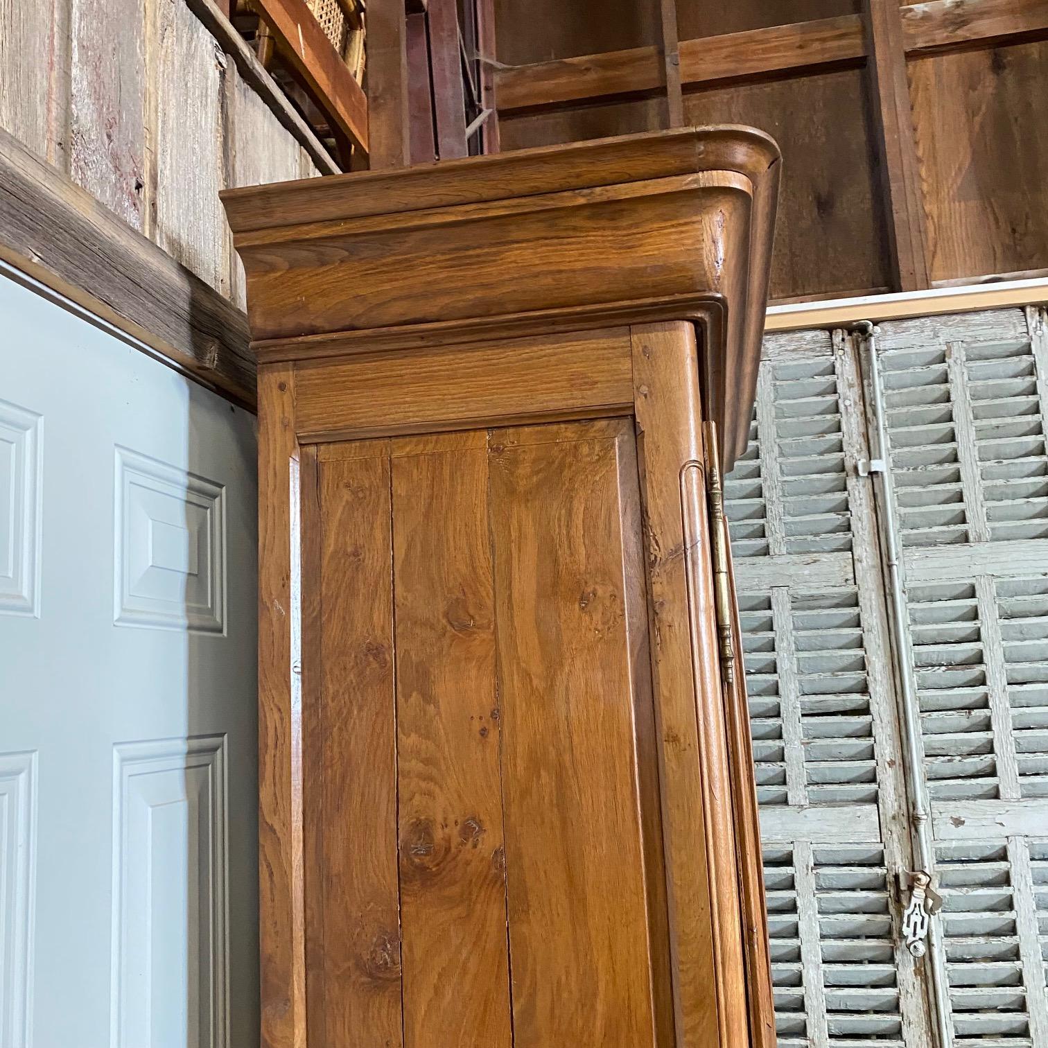 Frühes 19. Jahrhundert Französisch Land Armoire Leinen Presse Kleiderschrank Schrank im Angebot 5