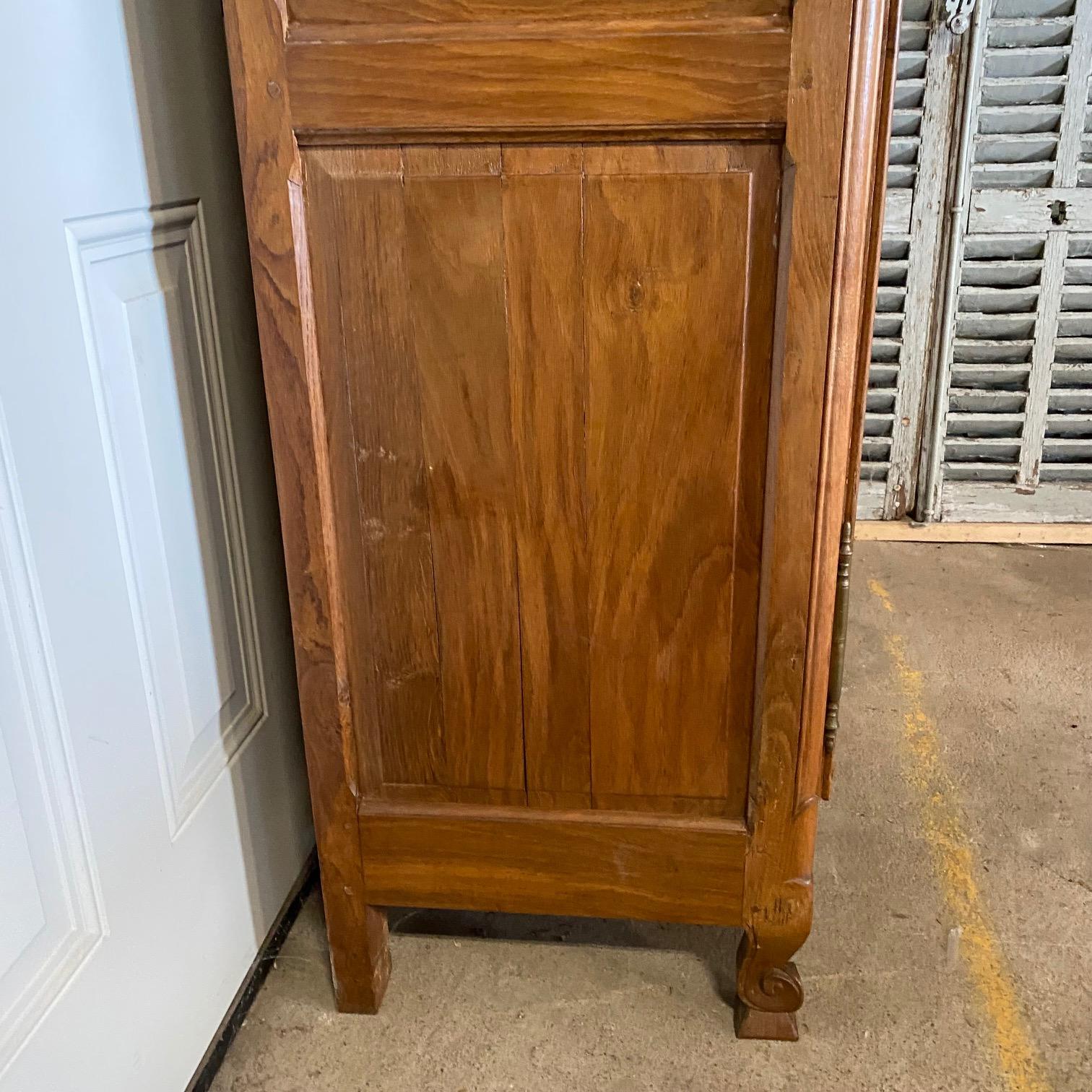 Frühes 19. Jahrhundert Französisch Land Armoire Leinen Presse Kleiderschrank Schrank im Angebot 7