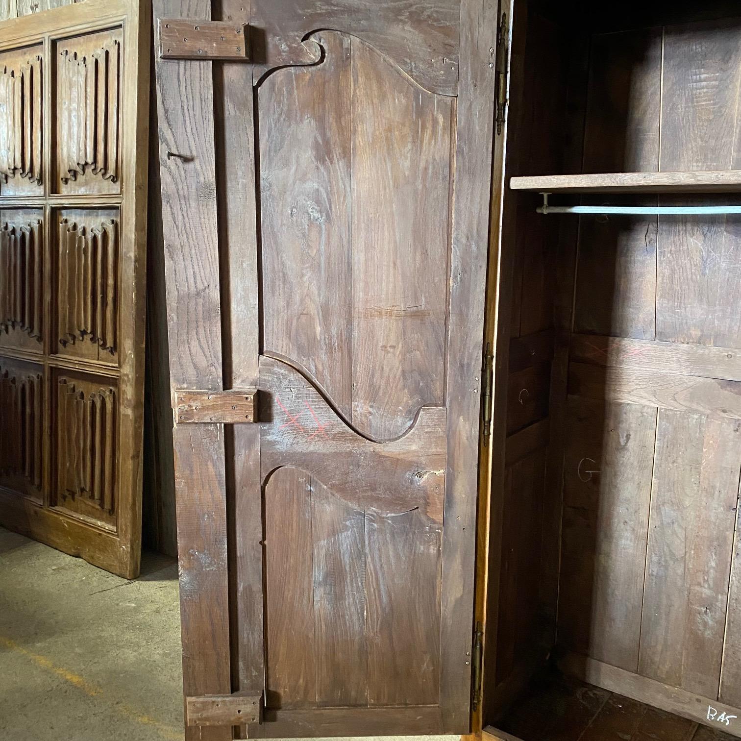 Frühes 19. Jahrhundert Französisch Land Armoire Leinen Presse Kleiderschrank Schrank im Angebot 9
