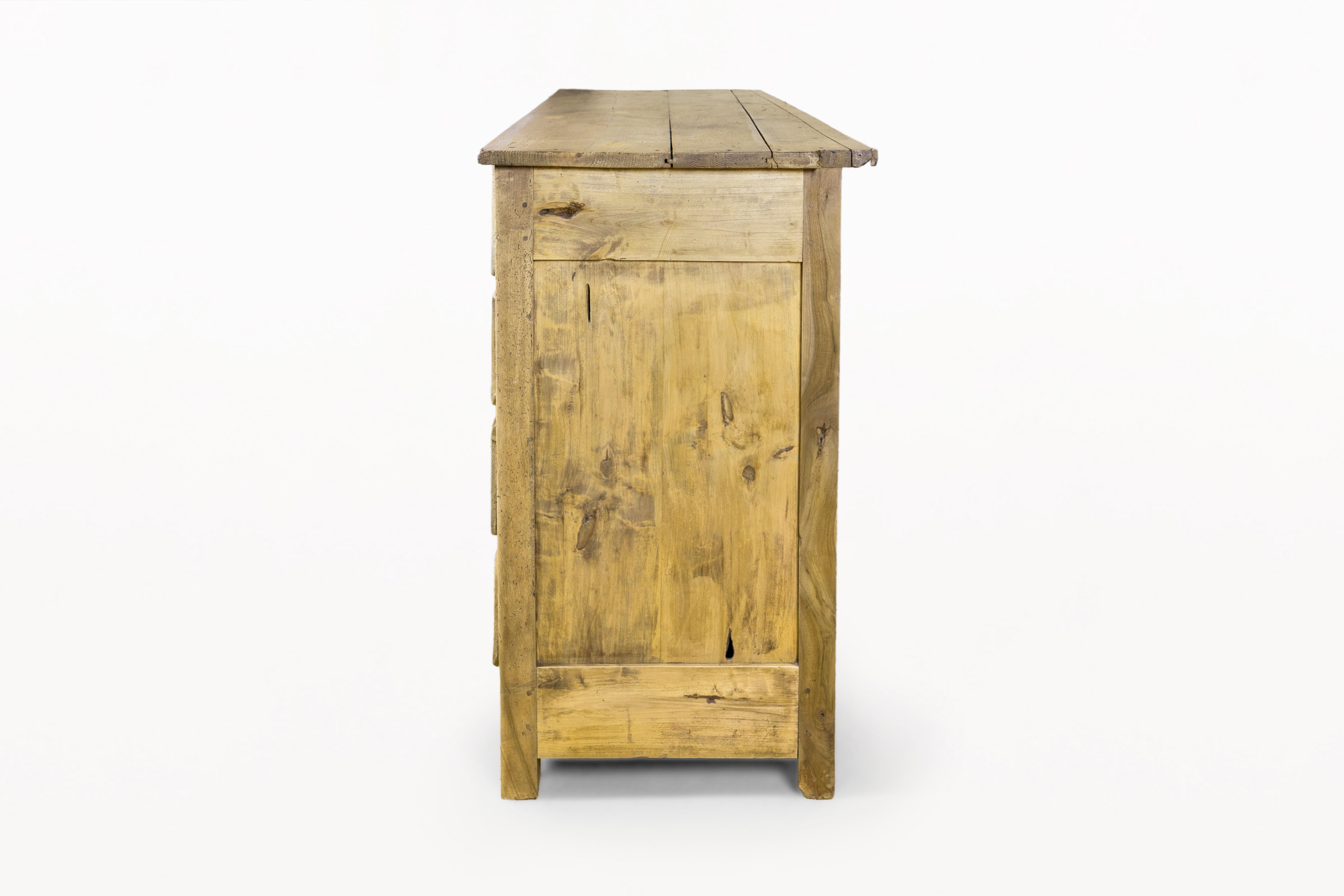 Walnut Early 19th Century French Country Chest of Drawers, circa 1800, France For Sale