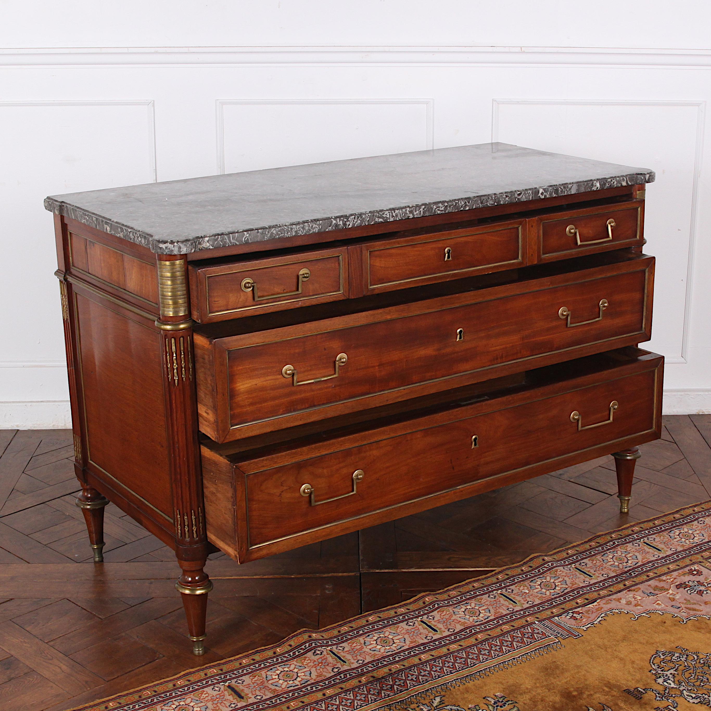 Early 19th Century French Directoire Commode In Good Condition In Vancouver, British Columbia