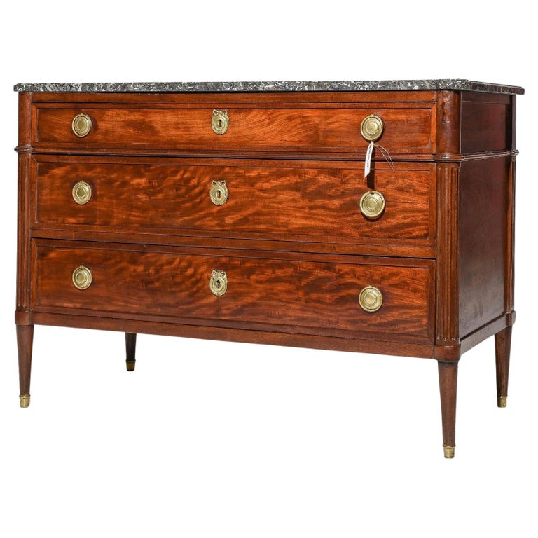 Commode de style Directoire française du début du XIXe siècle En vente ...