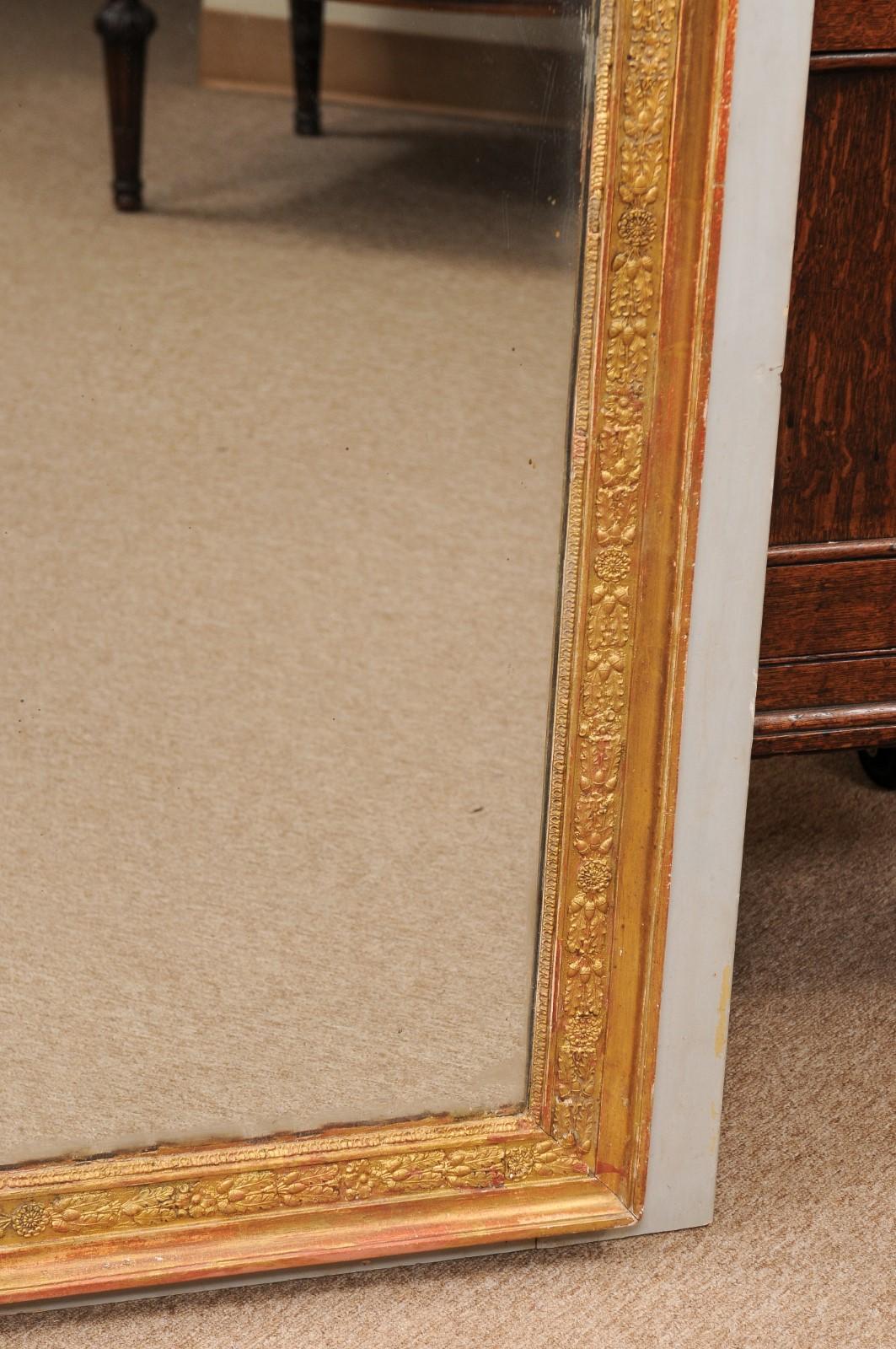 Early 19th Century French Directoire Painted & Parcel Gilt Trumeau Mirror For Sale 6
