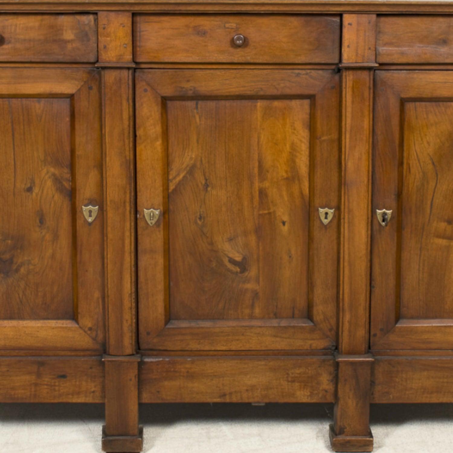 Early 19th Century French Directoire Period Walnut Lyonnaise Enfilade Buffet For Sale 5