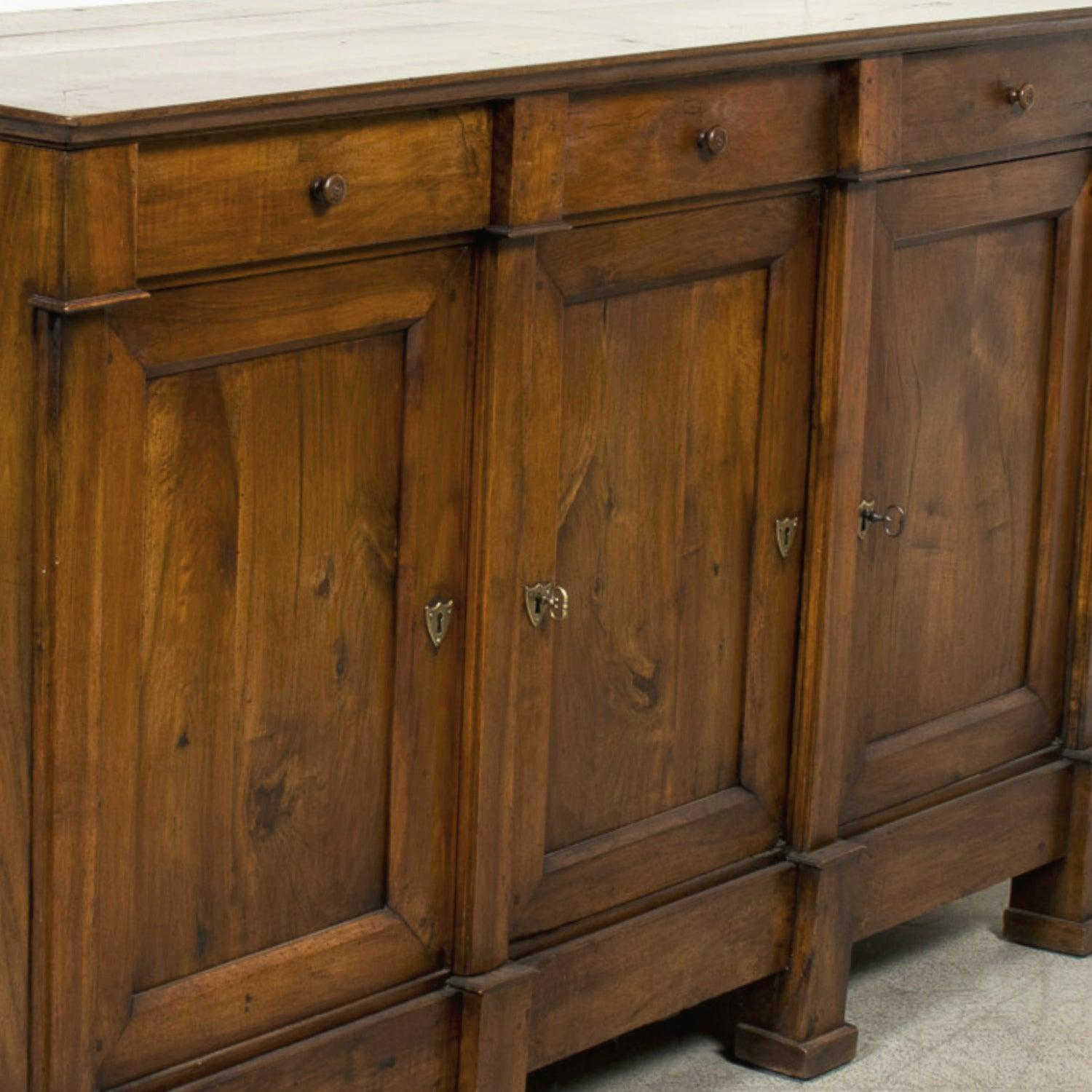 Early 19th Century French Directoire Period Walnut Lyonnaise Enfilade Buffet For Sale 6