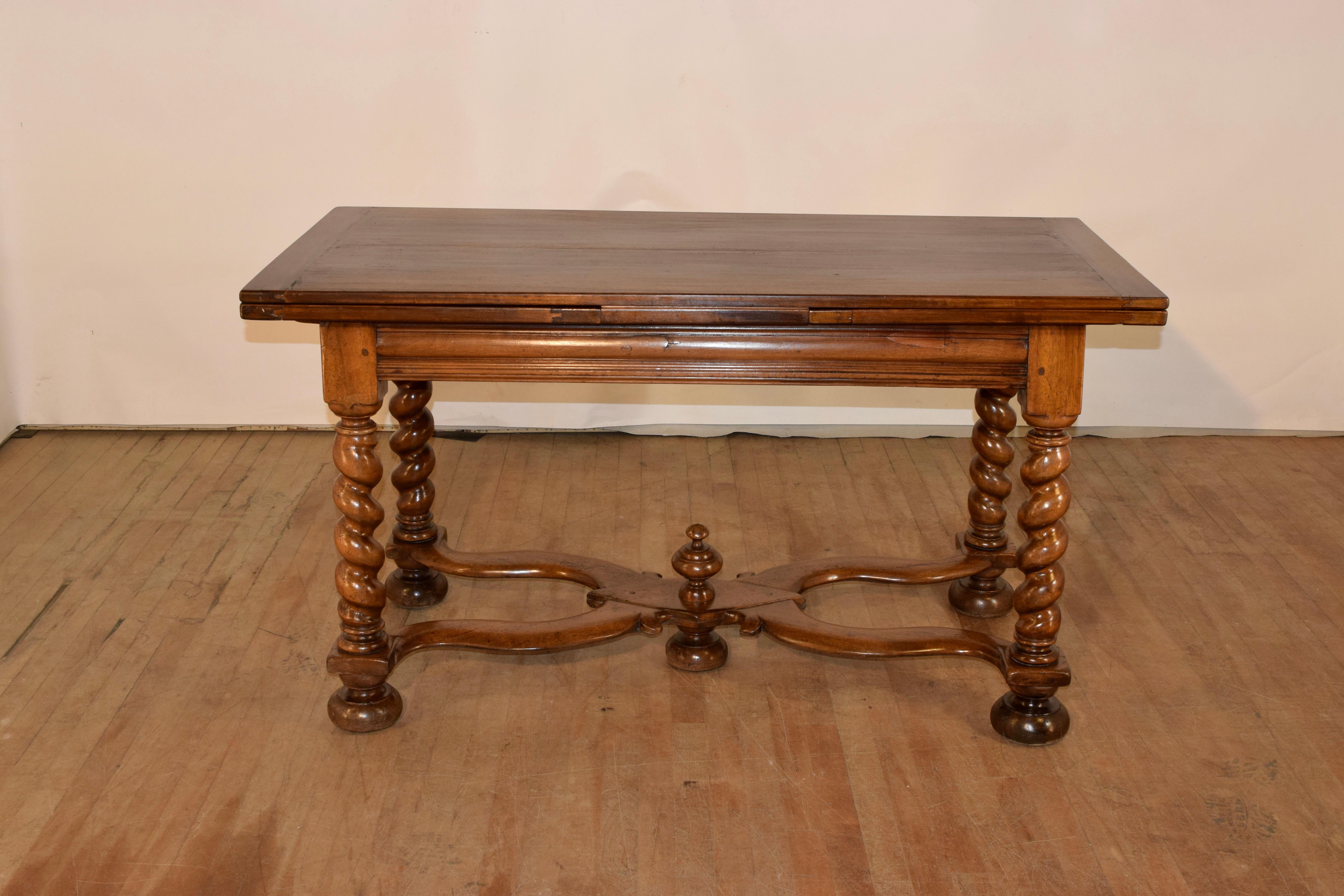 Walnut Early 19th Century French Draw-Leaf Table