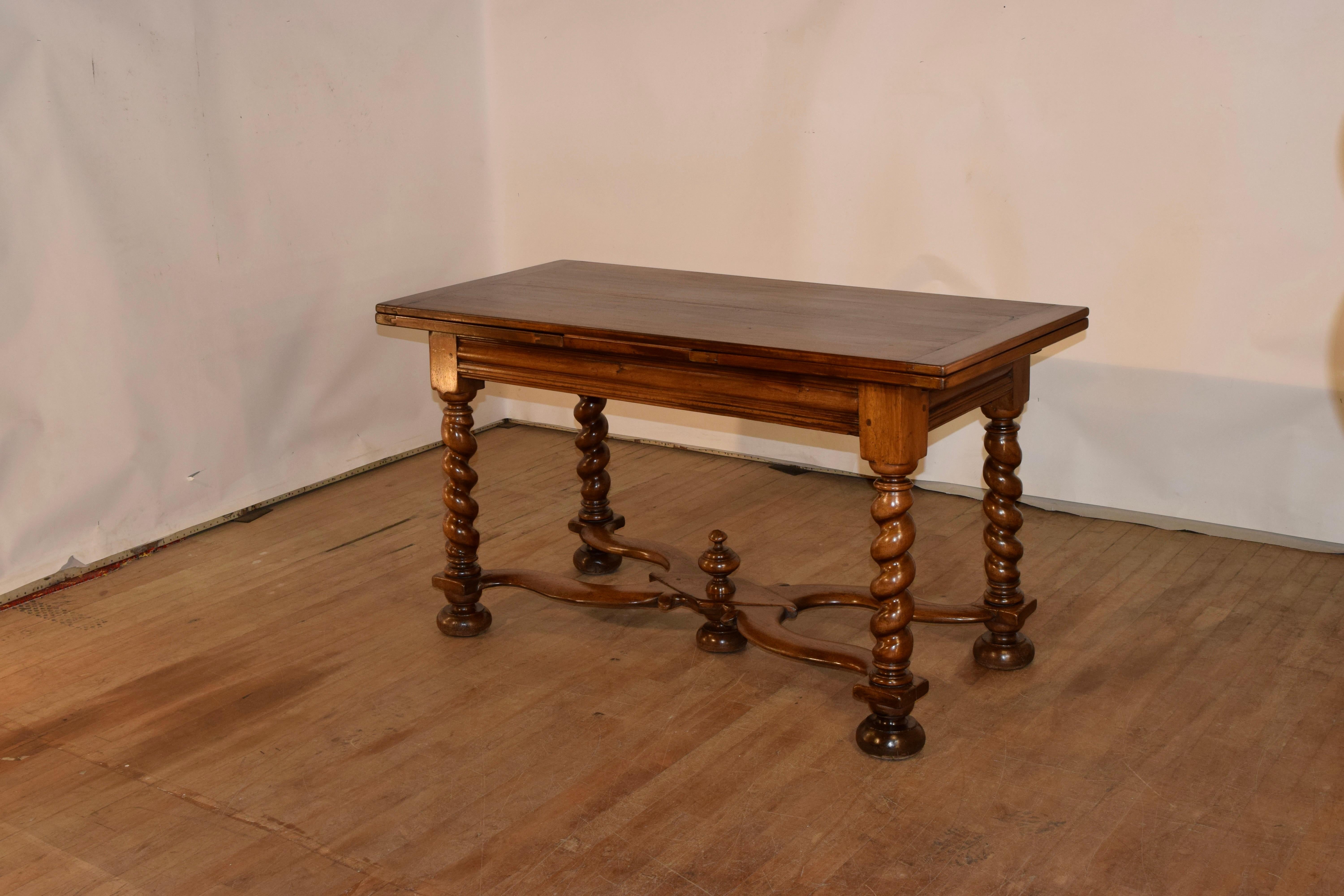 Early 19th Century French Draw-Leaf Table 1