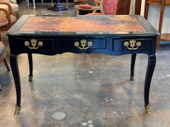 Frühes 19. Jahrhundert Französisch Ebonized Bureau Plat mit Leder oben