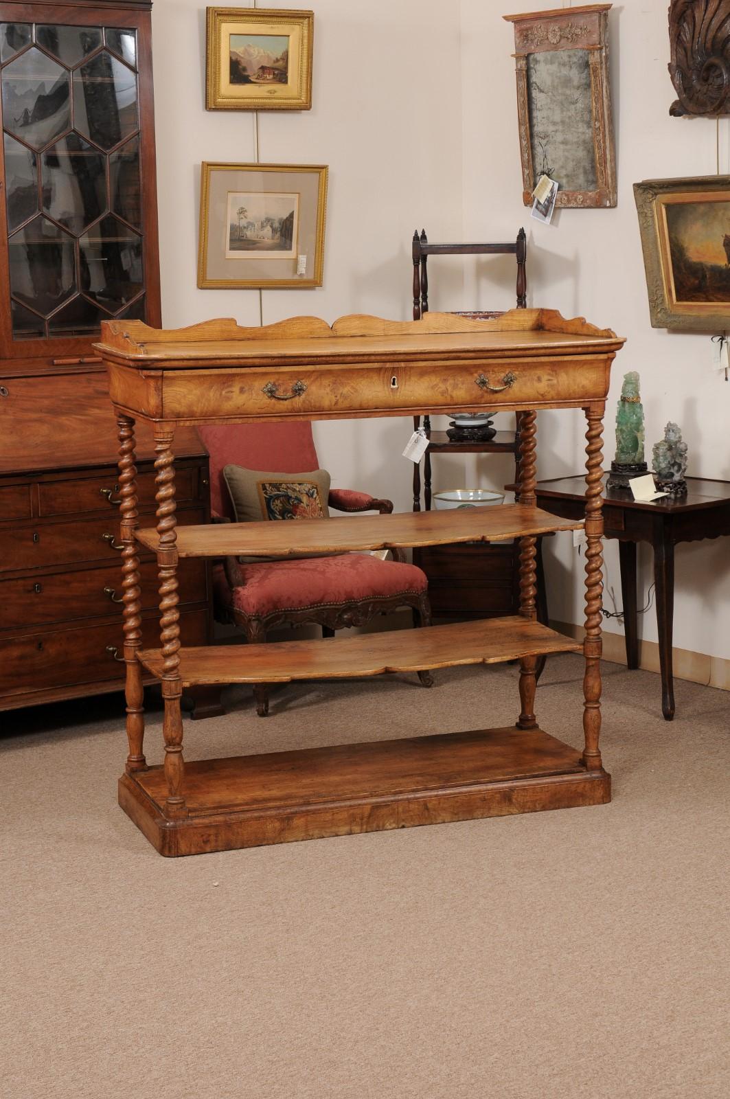 Francese Etagere in olmo francese dell'inizio del XIX secolo con cassettiera in vendita