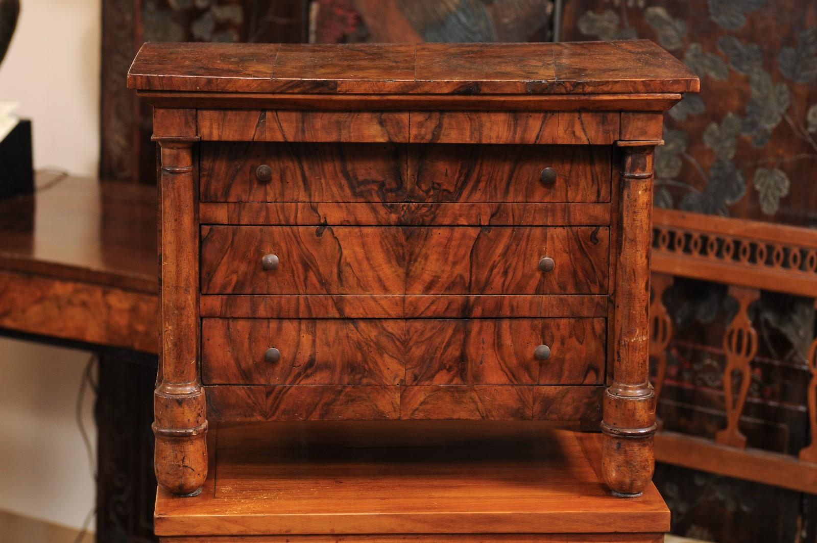 Early 19th Century French Empire Apprentice Commode in Walnut with Lift Top For Sale 10