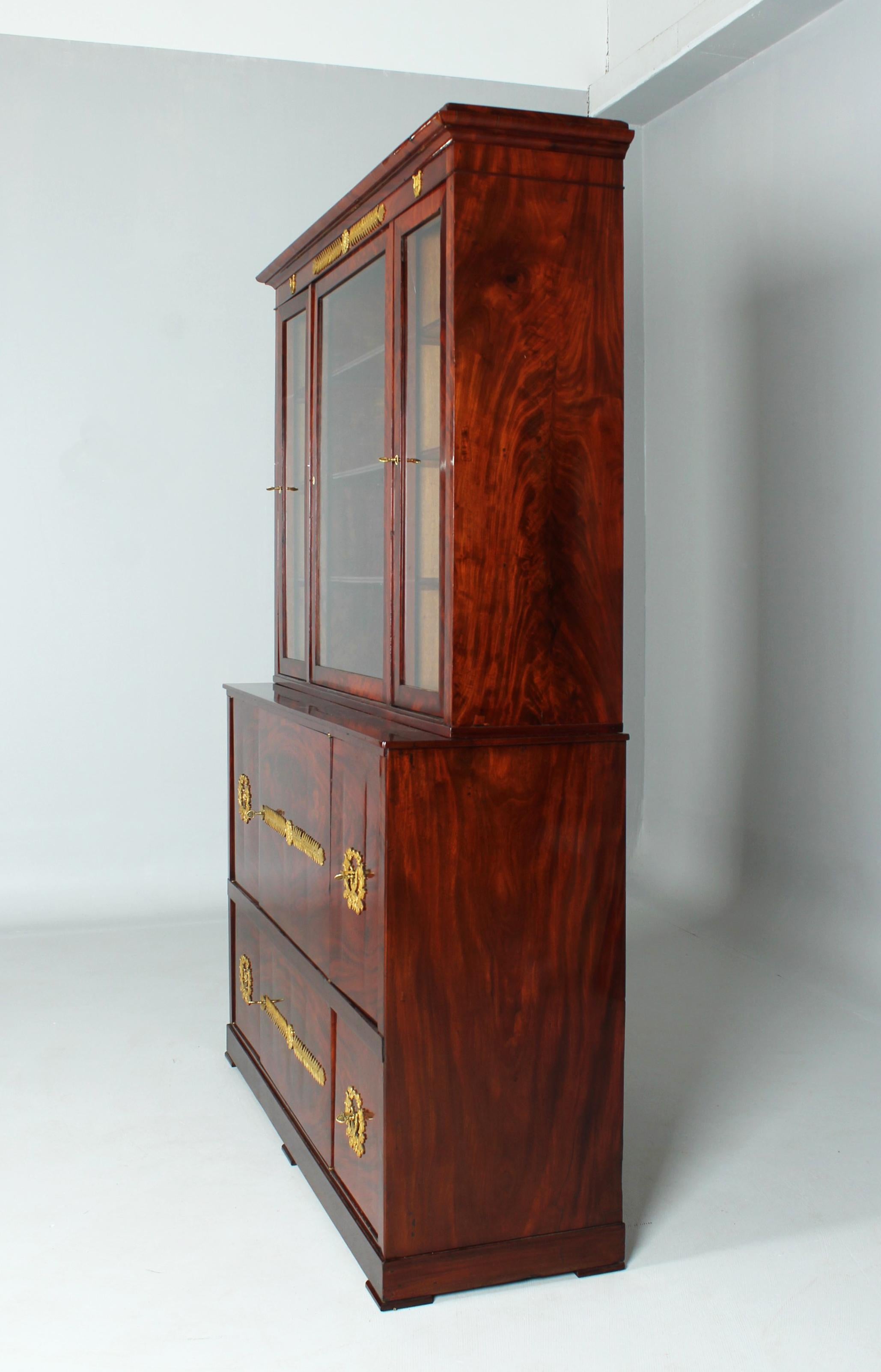 Early 19th Century French Empire Bookcase with Safe-Deposit-Box, Mahogany For Sale 10