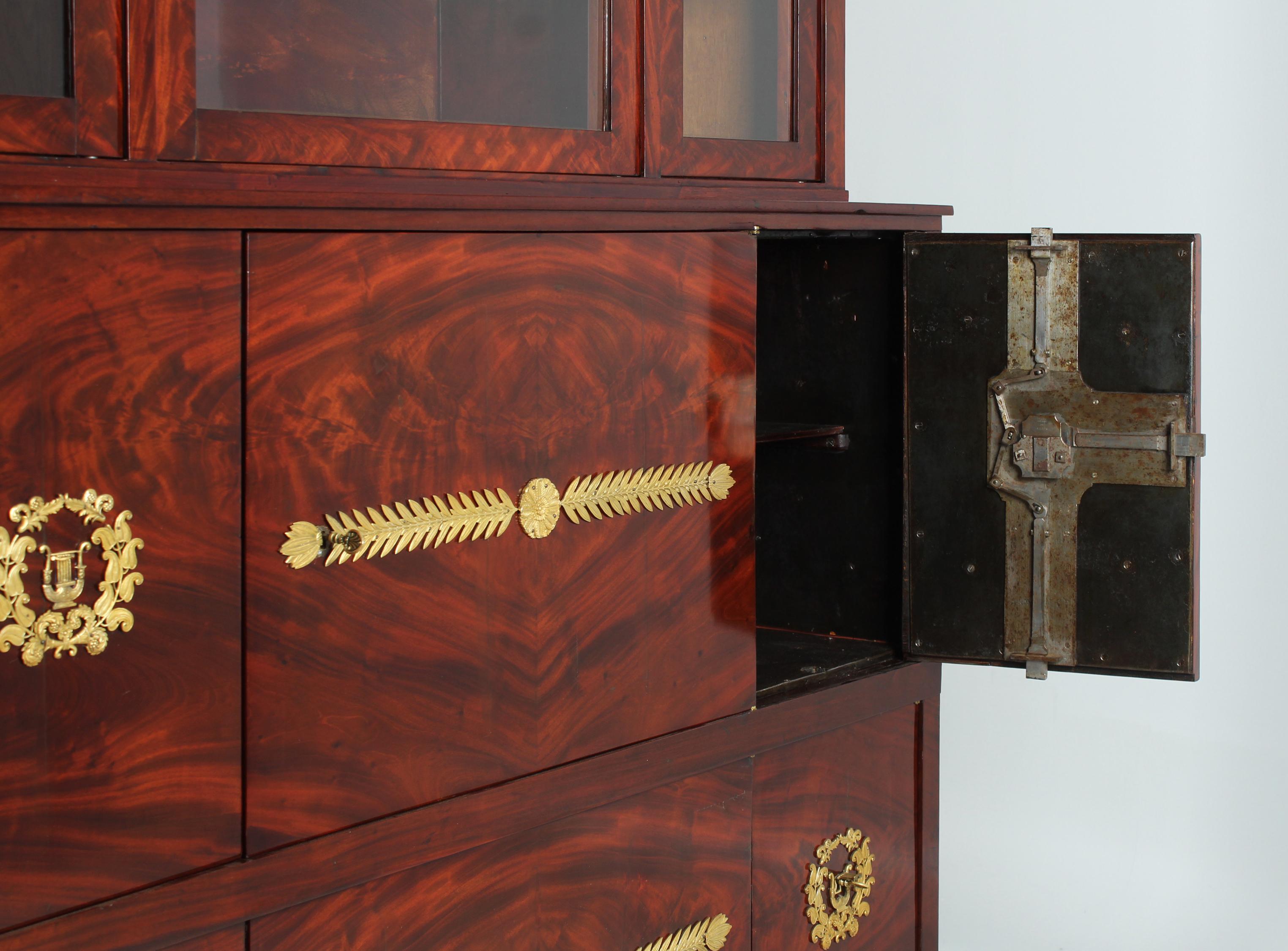 Early 19th Century French Empire Bookcase with Safe-Deposit-Box, Mahogany For Sale 5