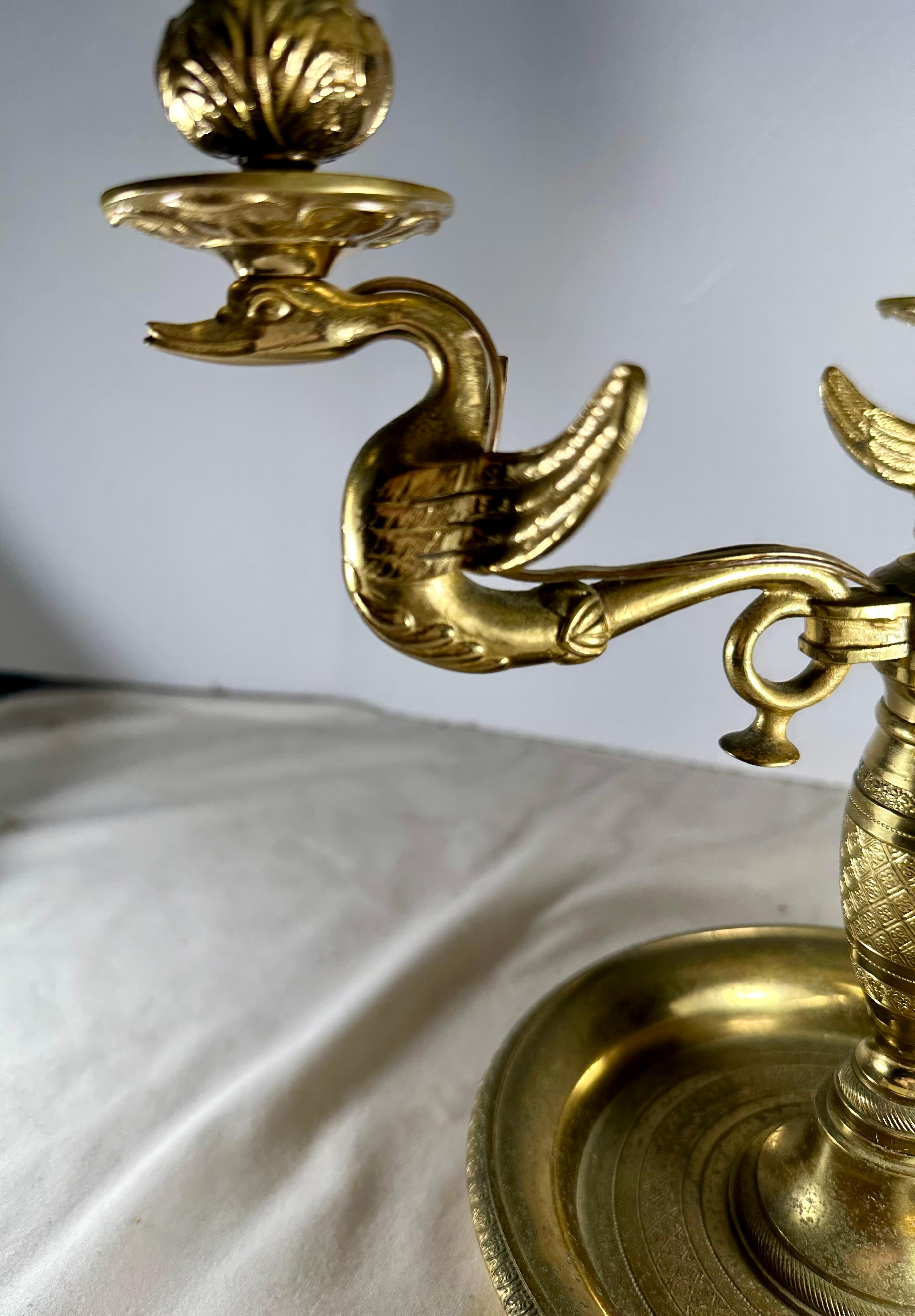 Lampe de table à trois lumières du début du 19e siècle, de style Empire français, en tôle verte. en vente 2