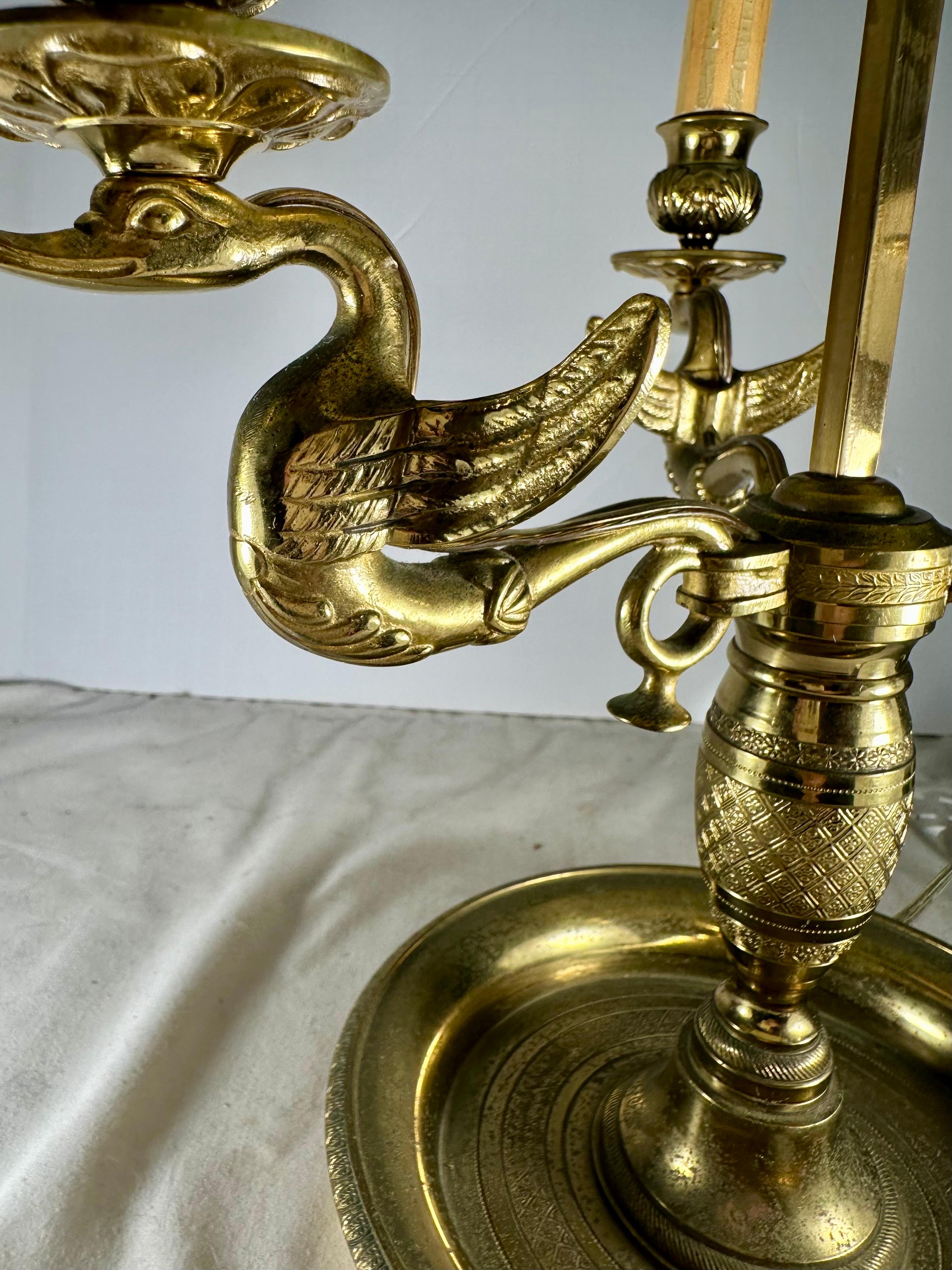 Lampe de table à trois lumières du début du 19e siècle, de style Empire français, en tôle verte. en vente 5