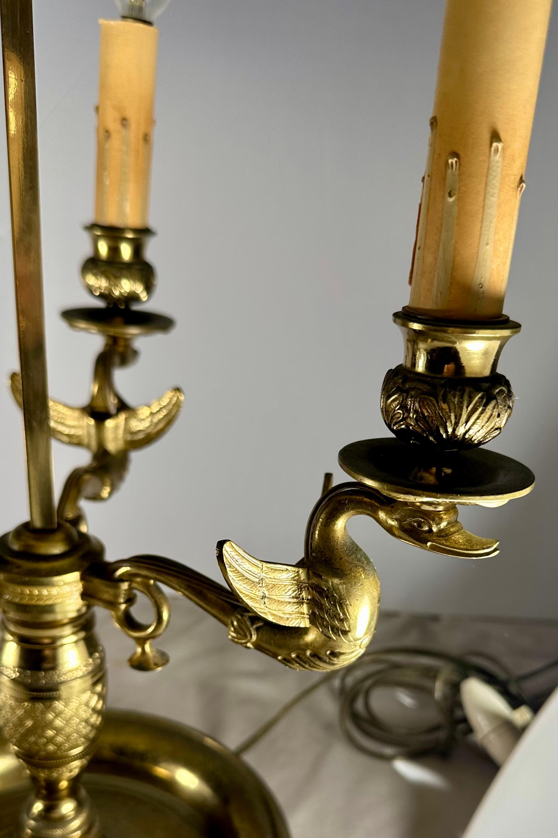 Lampe de table à trois lumières du début du 19e siècle, de style Empire français, en tôle verte. en vente 7