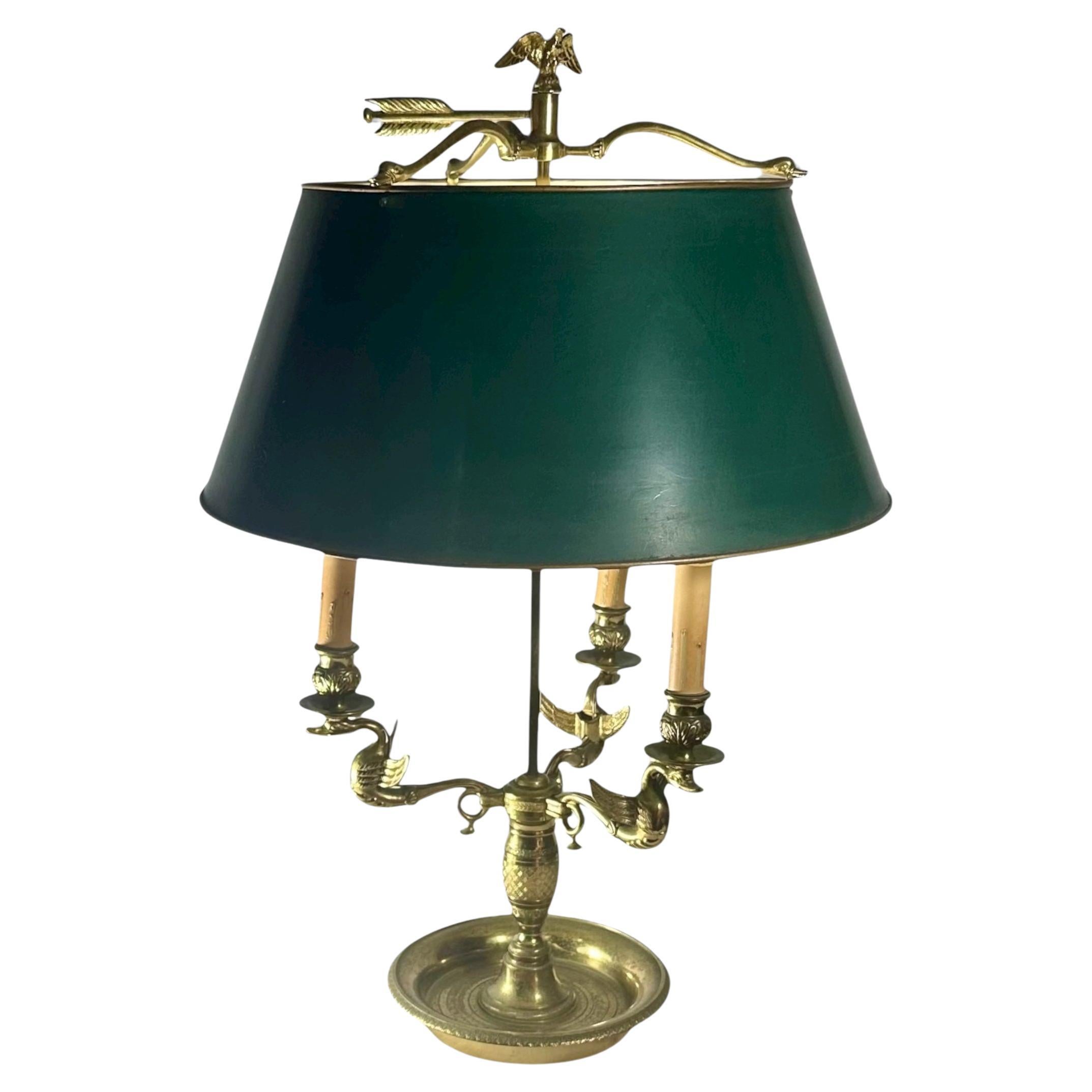 Lampe de table à trois lumières du début du 19e siècle, de style Empire français, en tôle verte.