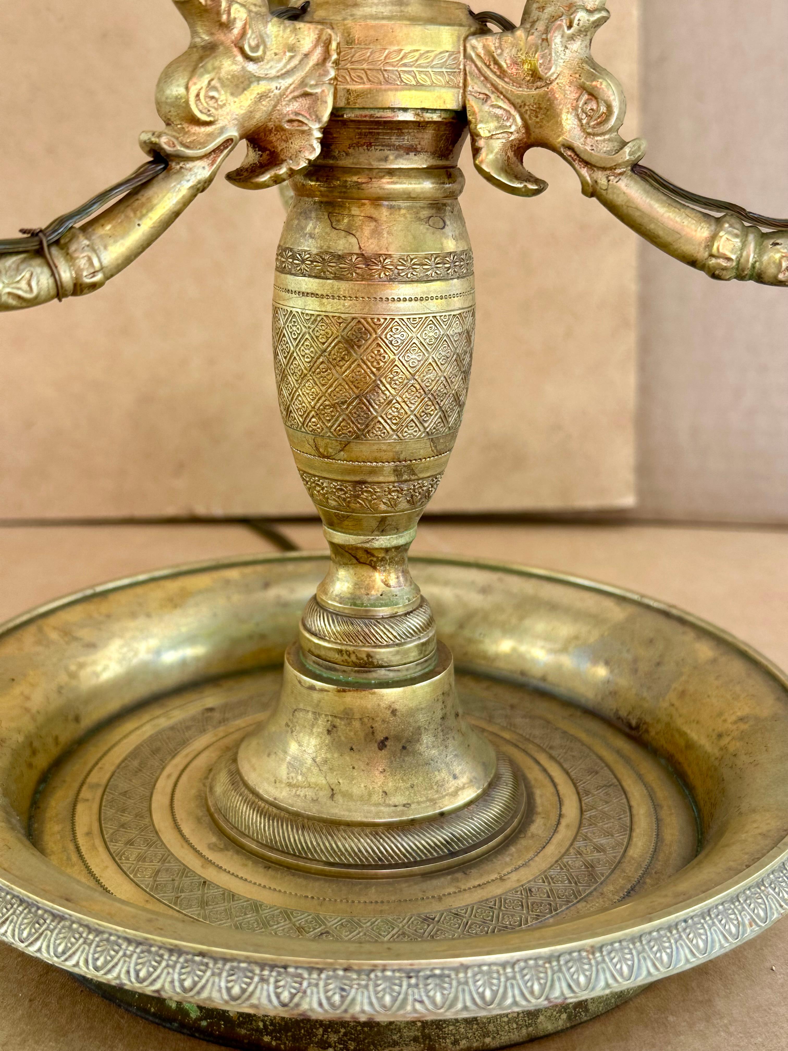 Lampe de table à trois lumières Empire du début du 19e siècle en vente 4