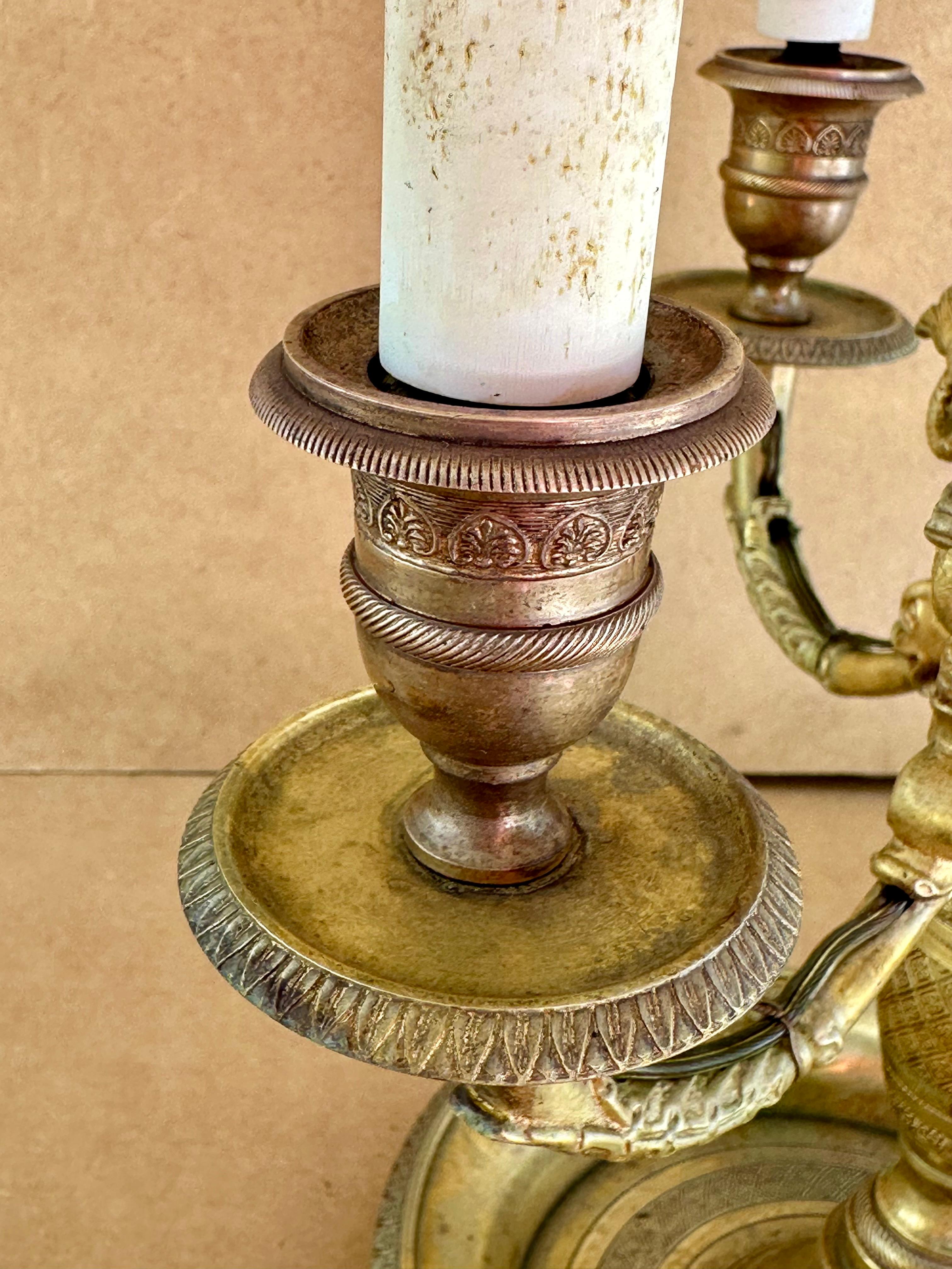 Lampe de table à trois lumières Empire du début du 19e siècle Bon état - En vente à Vero Beach, FL