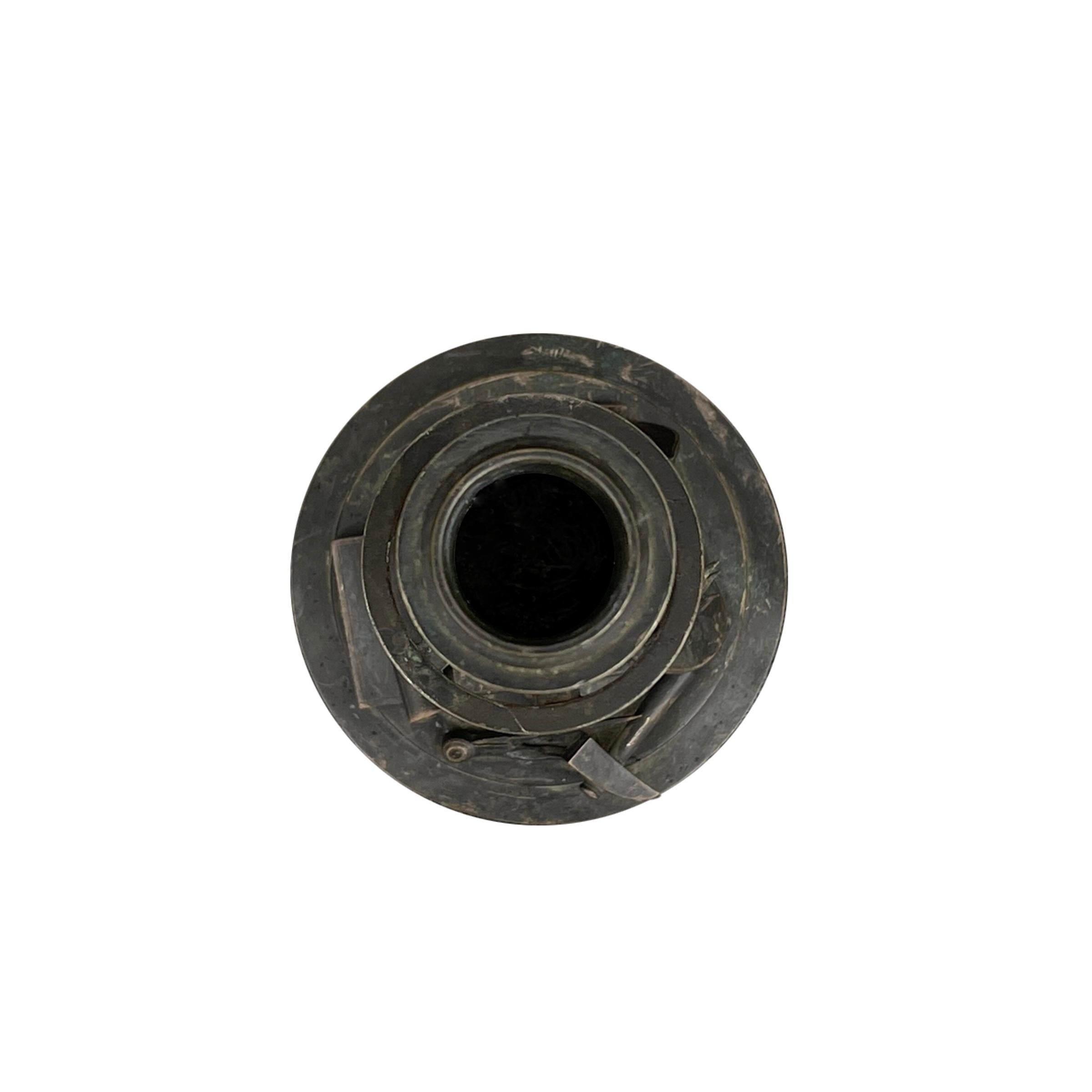Candelieri in bronzo impero francese dei primi del XIX secolo in vendita 4