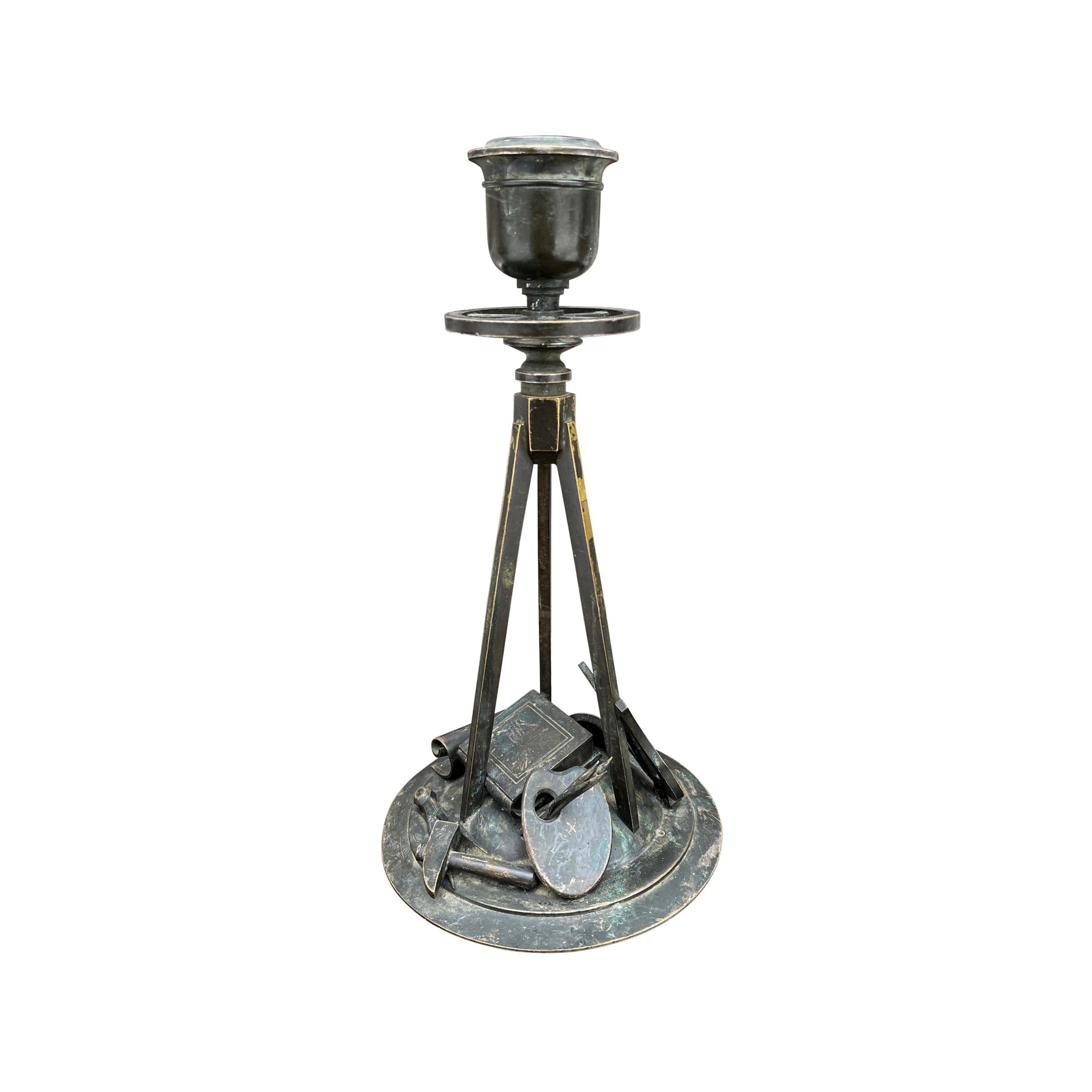Französische Empire-Kerzenständer aus Bronze des frühen 19. Jahrhunderts (Gegossen) im Angebot