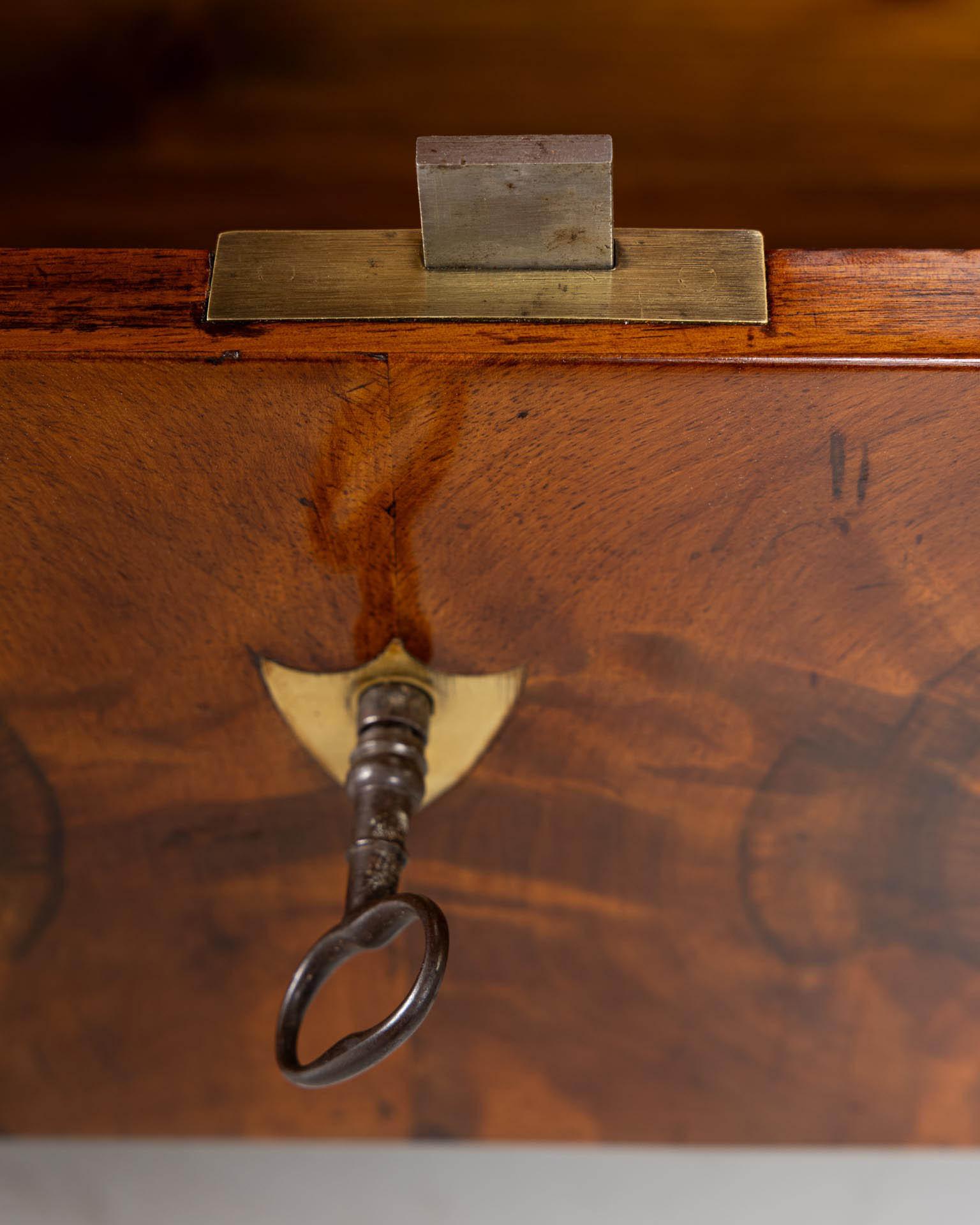 Early 19th Century French Empire Chest Of Drawers with Columns and Paw Feet For Sale 8