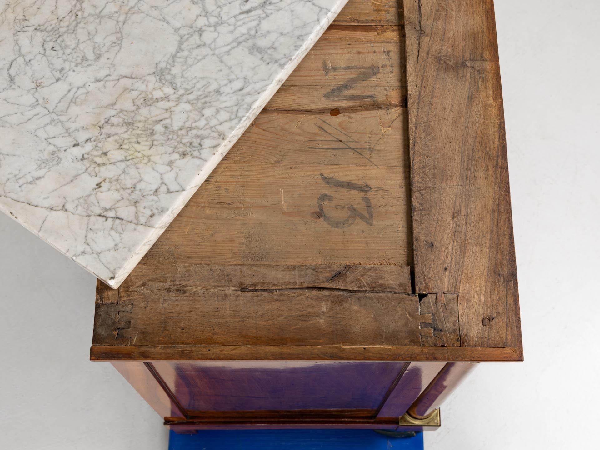 Early 19th Century French Empire Chest Of Drawers with Columns and Paw Feet For Sale 4