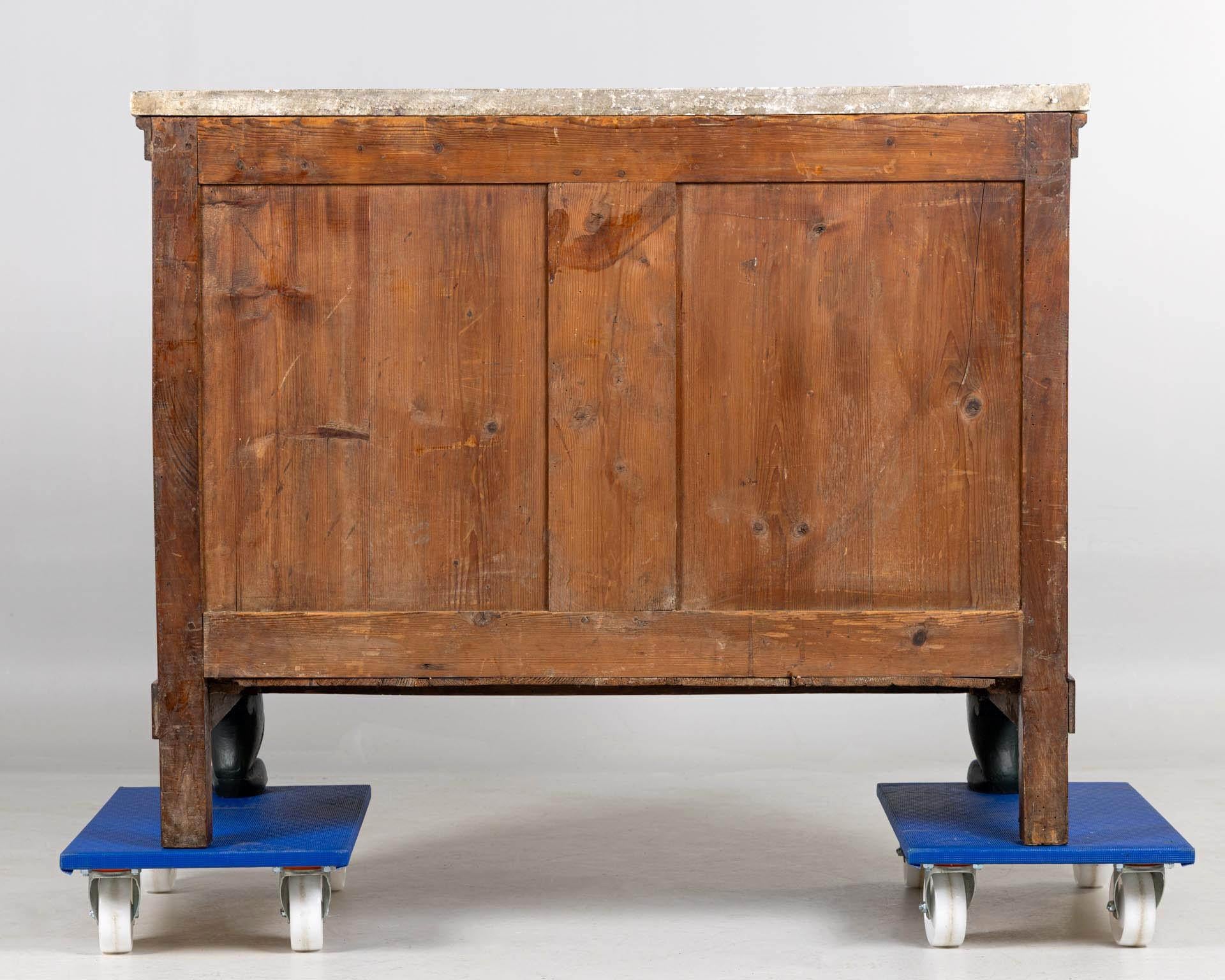 Early 19th Century French Empire Chest Of Drawers with Columns and Paw Feet For Sale 5