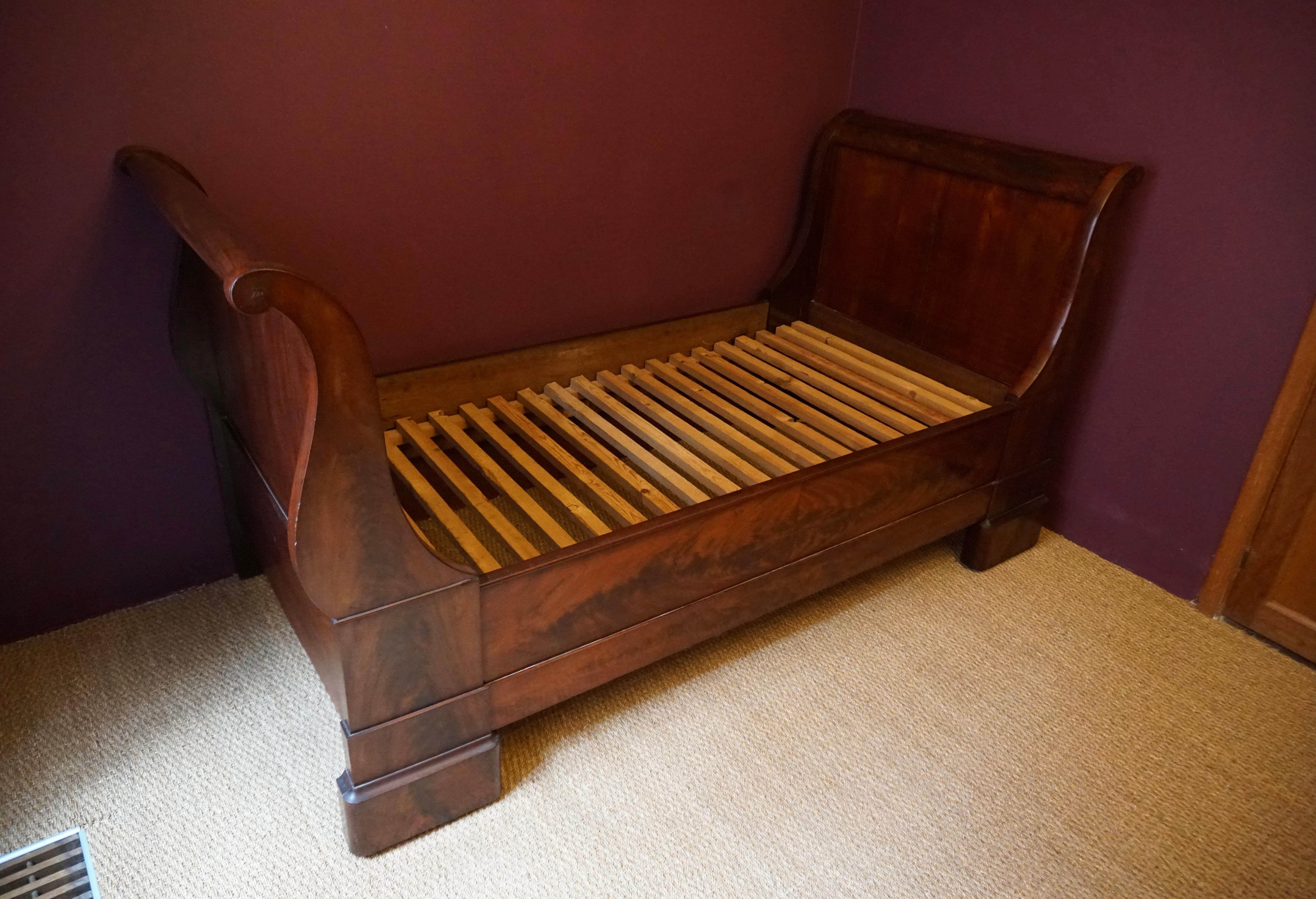 Early 19th Century French Empire Cleopatra Daybed 2