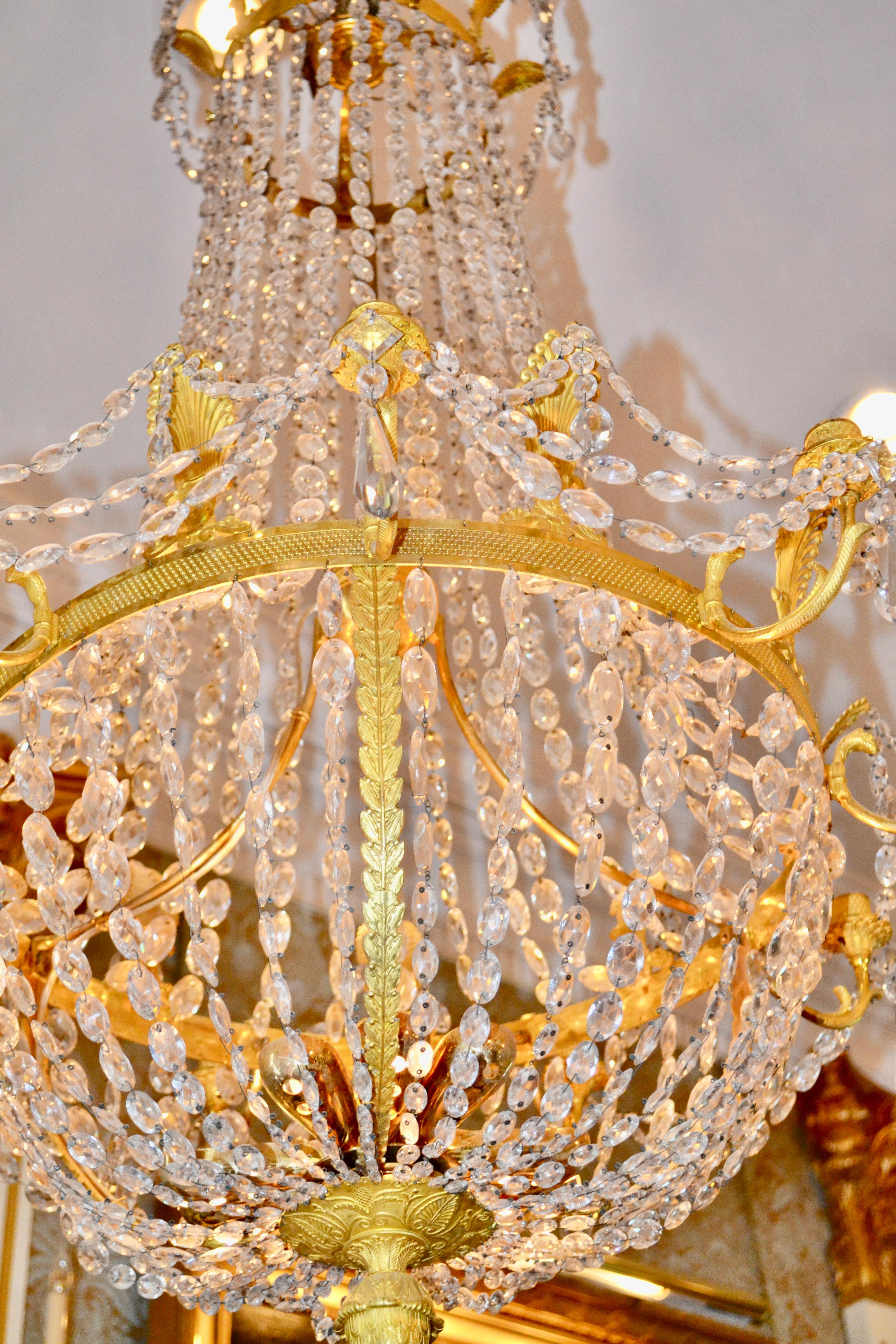 Early 19th Century, French Empire Gilded Bronze and Crystal Chandelier For Sale 1