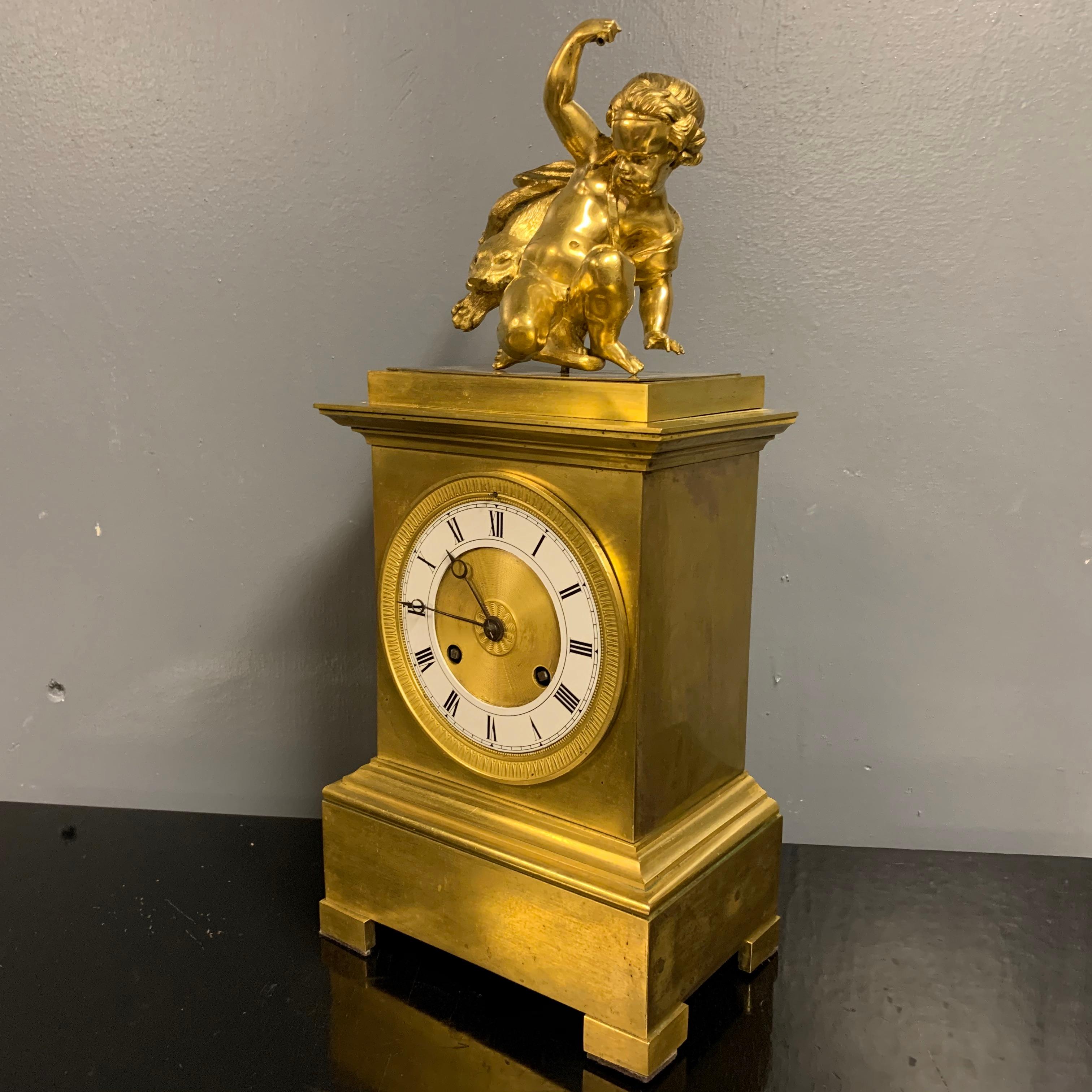 Early 19th Century French Empire Gilt Bronze 8 Day Mantle Clock For Sale 1