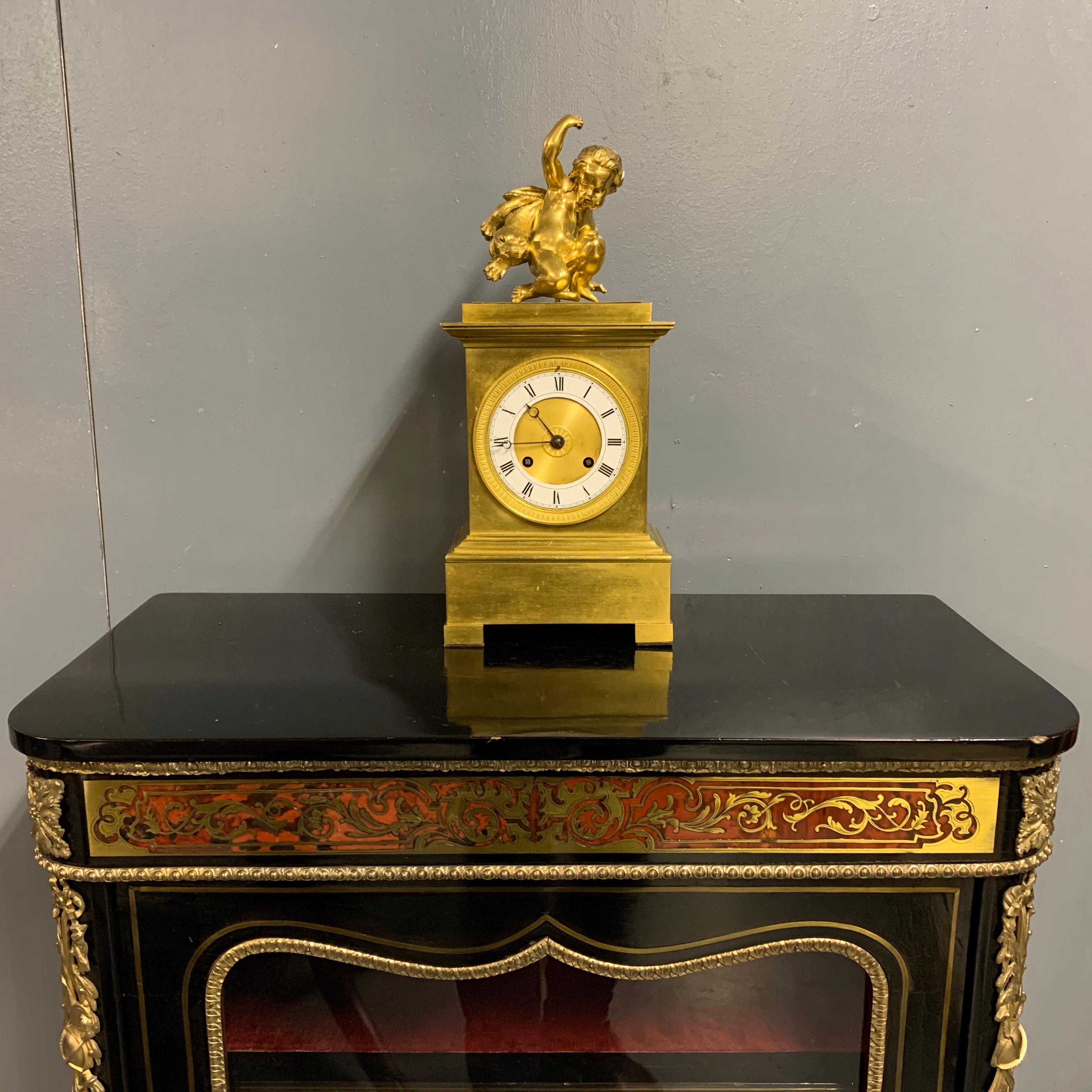 Early 19th Century French Empire Gilt Bronze 8 Day Mantle Clock For Sale 6