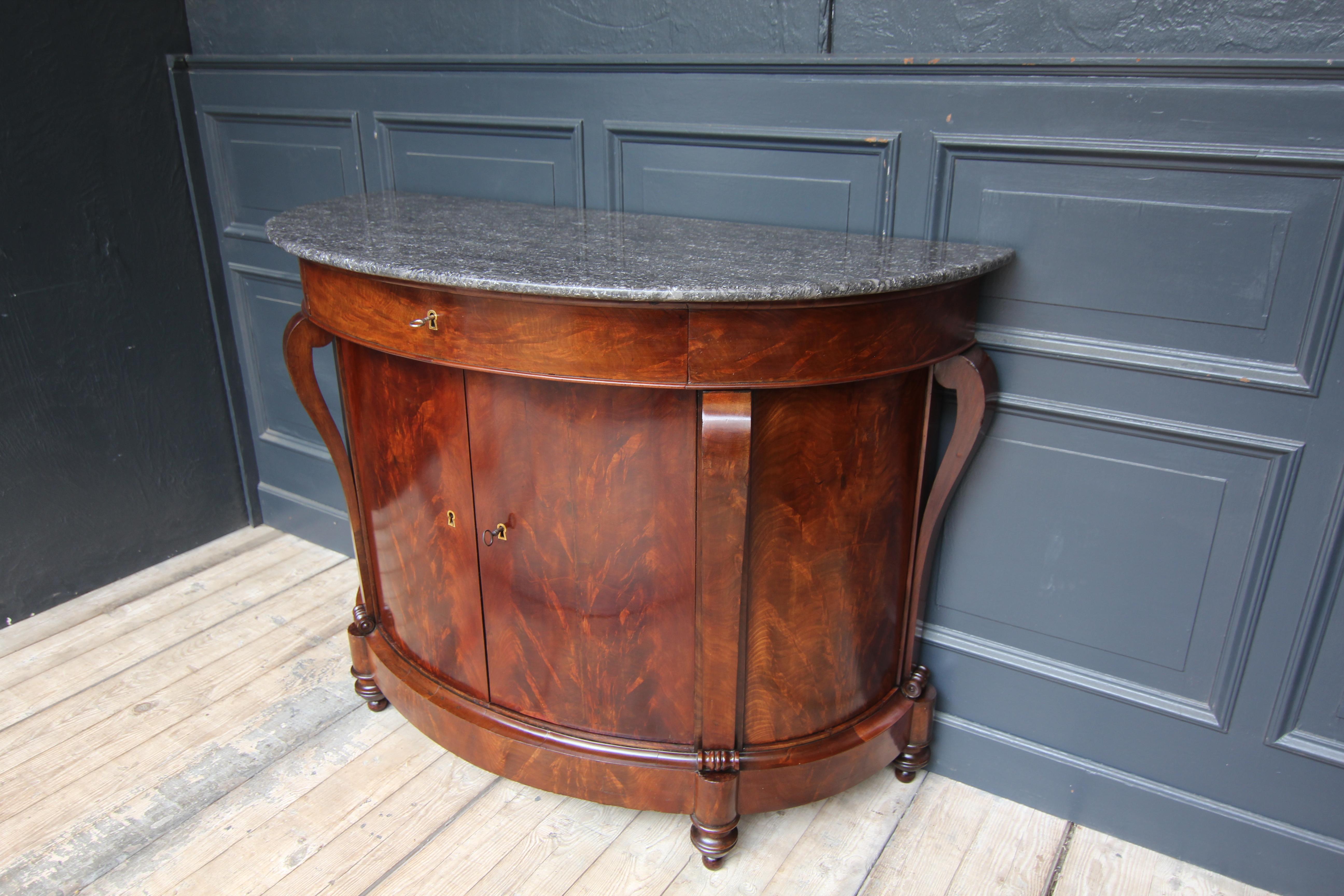 Early 19th Century French Empire Mahogany Demilune Cabinet For Sale 1