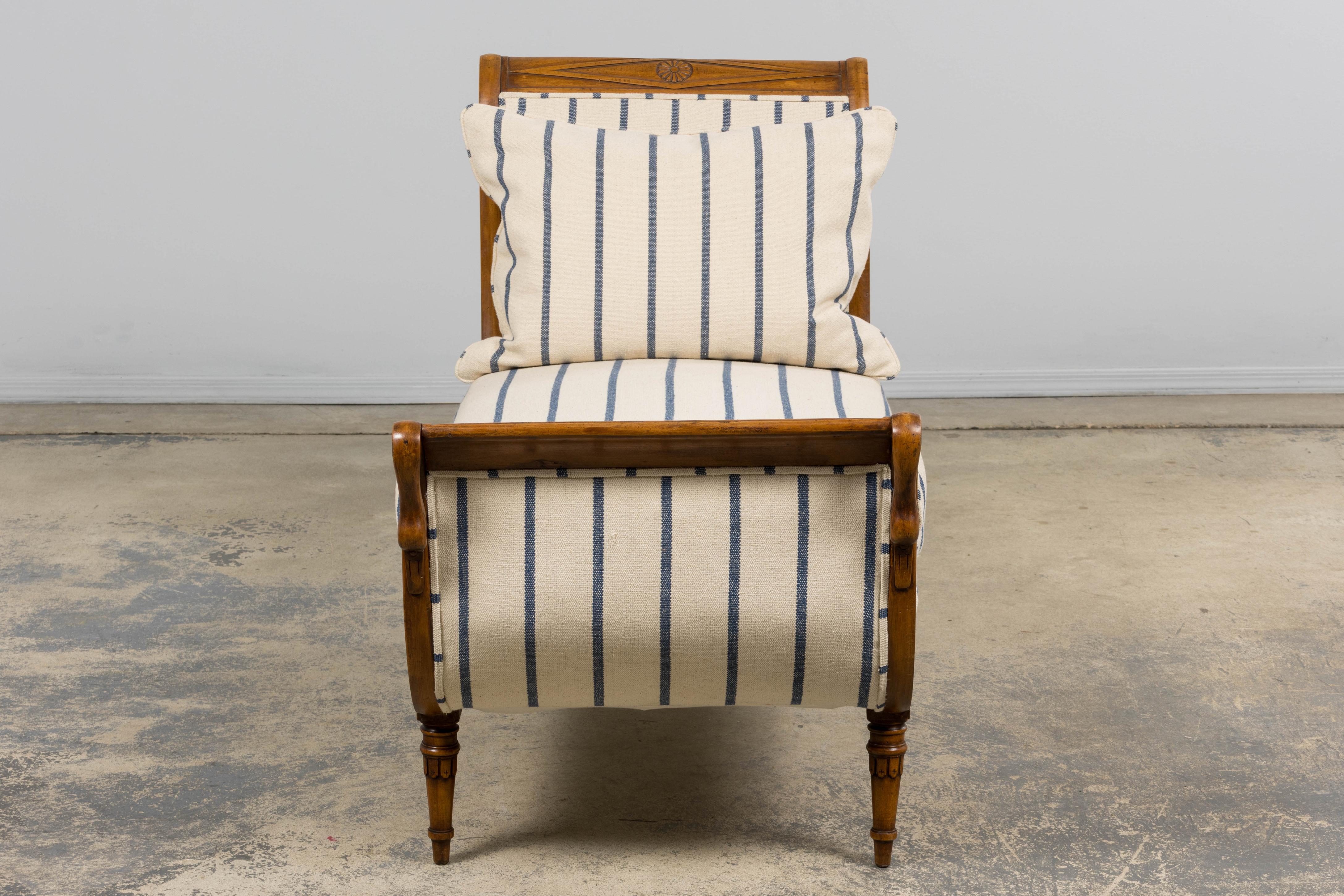 Frühes 19. Jahrhundert Französisch Empire Mahagoni Recamier in gestreiften Jacquard im Angebot 8