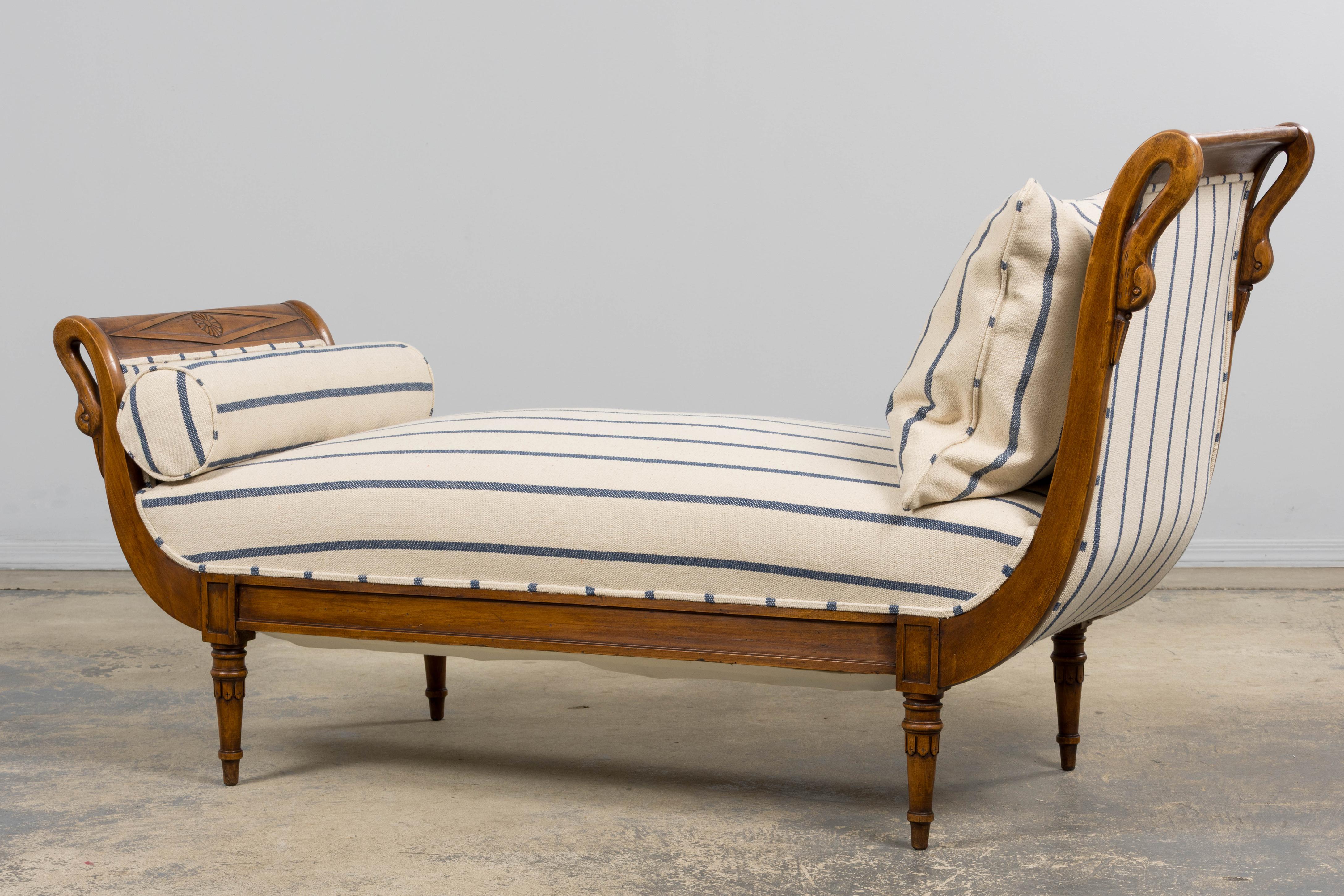 Frühes 19. Jahrhundert Französisch Empire Mahagoni Recamier in gestreiften Jacquard im Angebot 16