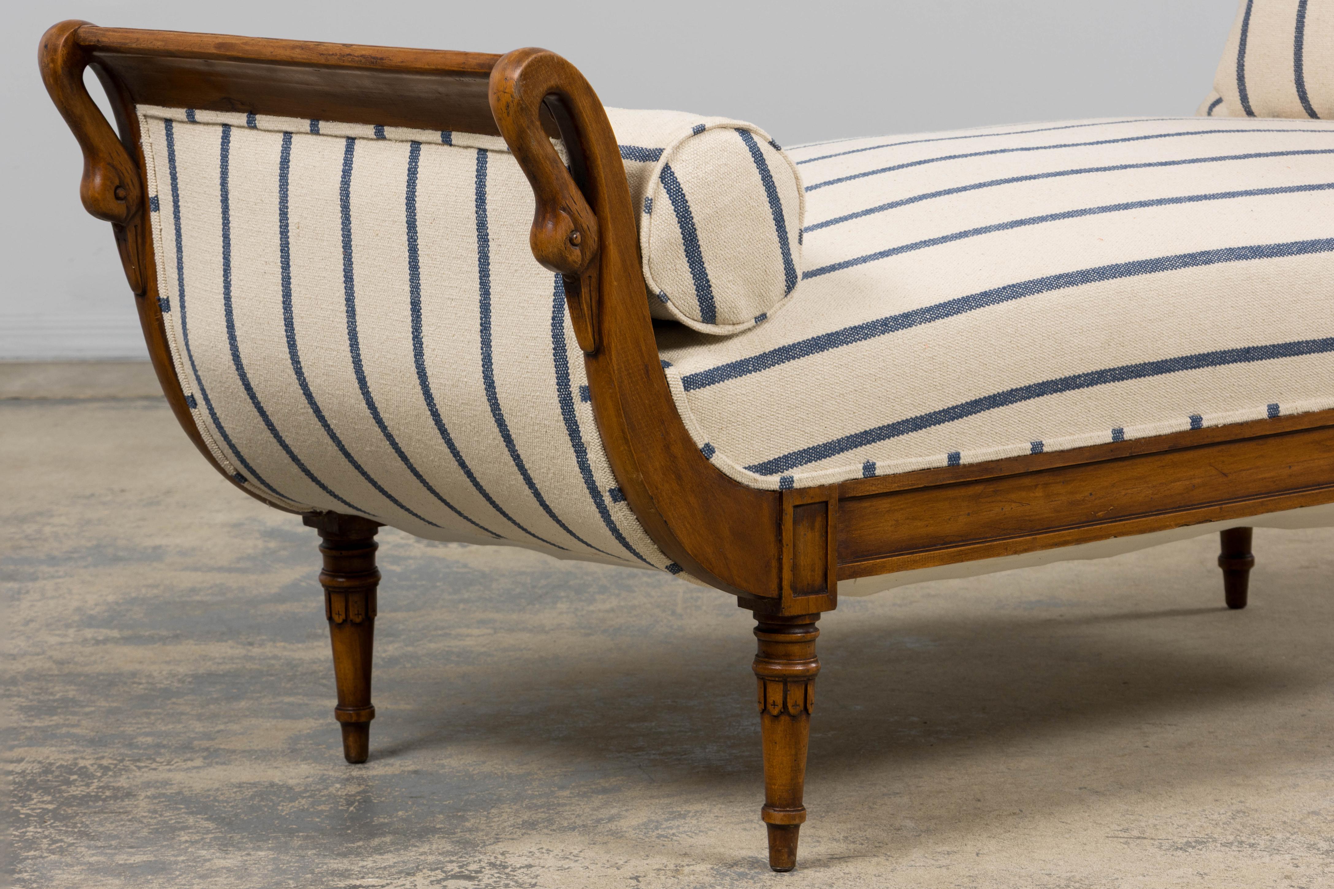 Frühes 19. Jahrhundert Französisch Empire Mahagoni Recamier in gestreiften Jacquard im Angebot 5