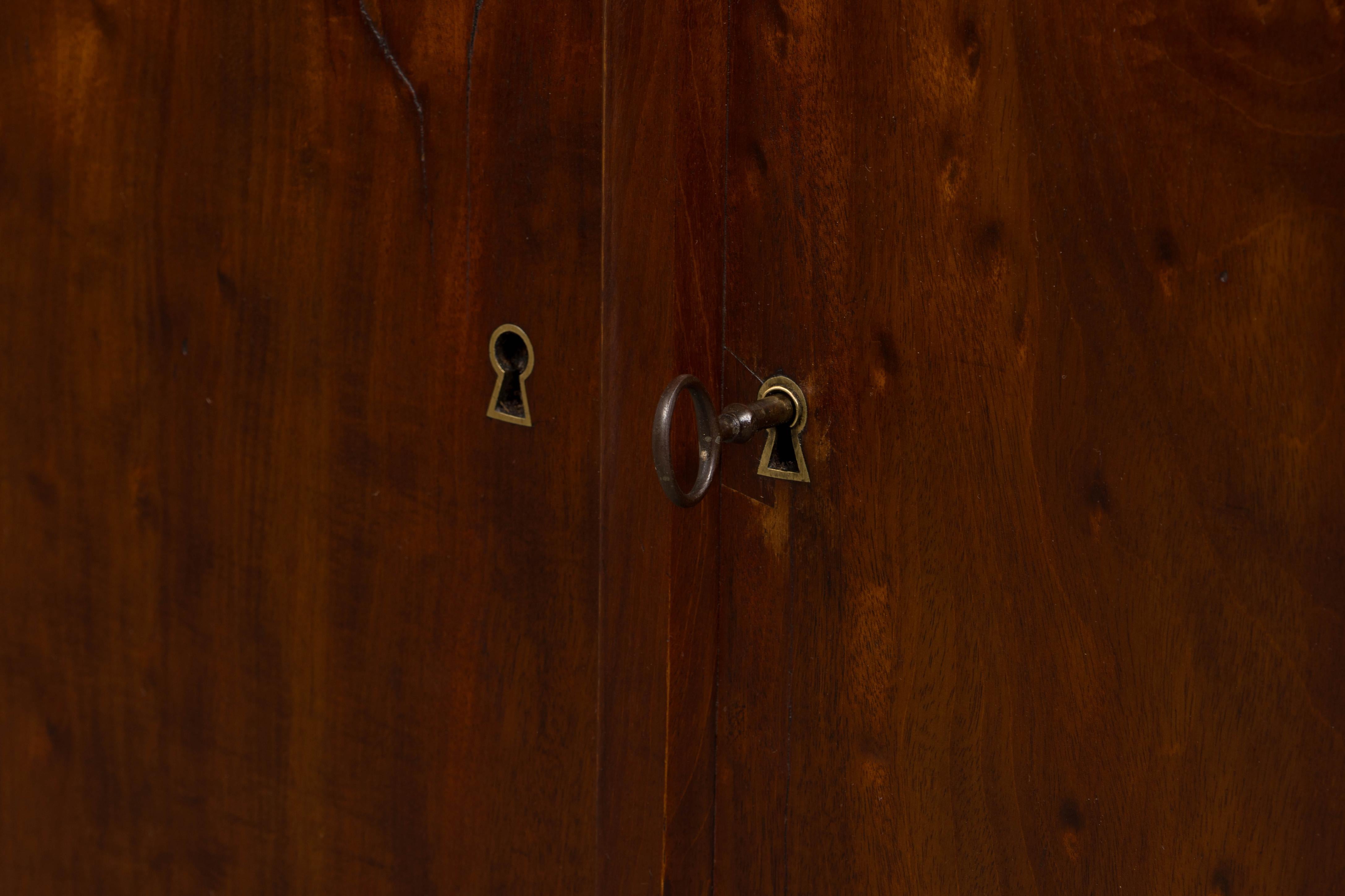 Credenza in mogano Impero francese dei primi del XIX secolo con marmo di Carrara in vendita 5