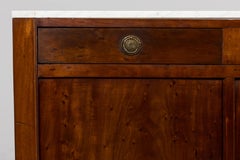 Credenza in mogano Impero francese dei primi del XIX secolo con marmo di Carrara