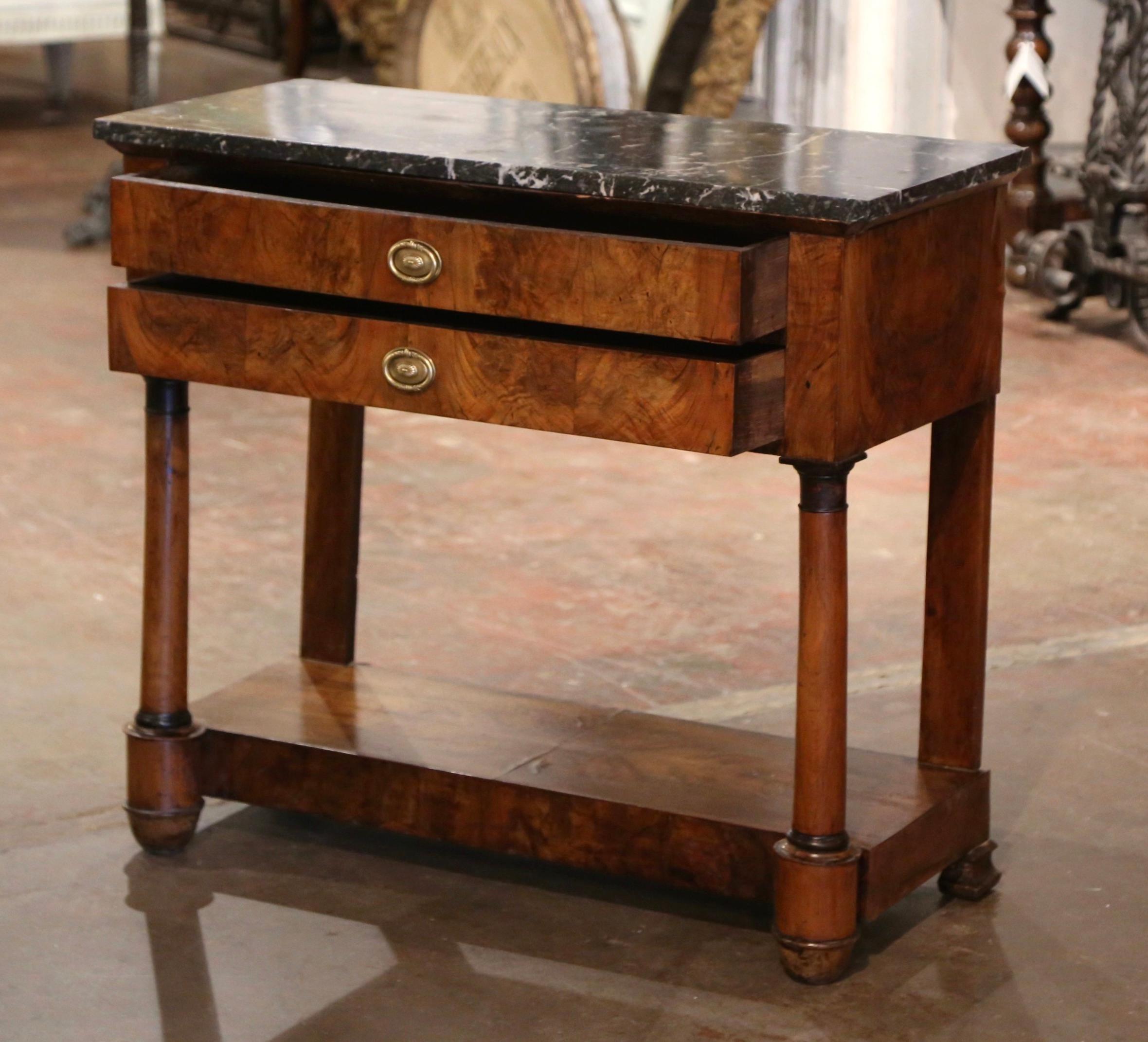 Table console en acajou sculpté à plateau de marbre Empire français du début du 19e siècle en vente 4