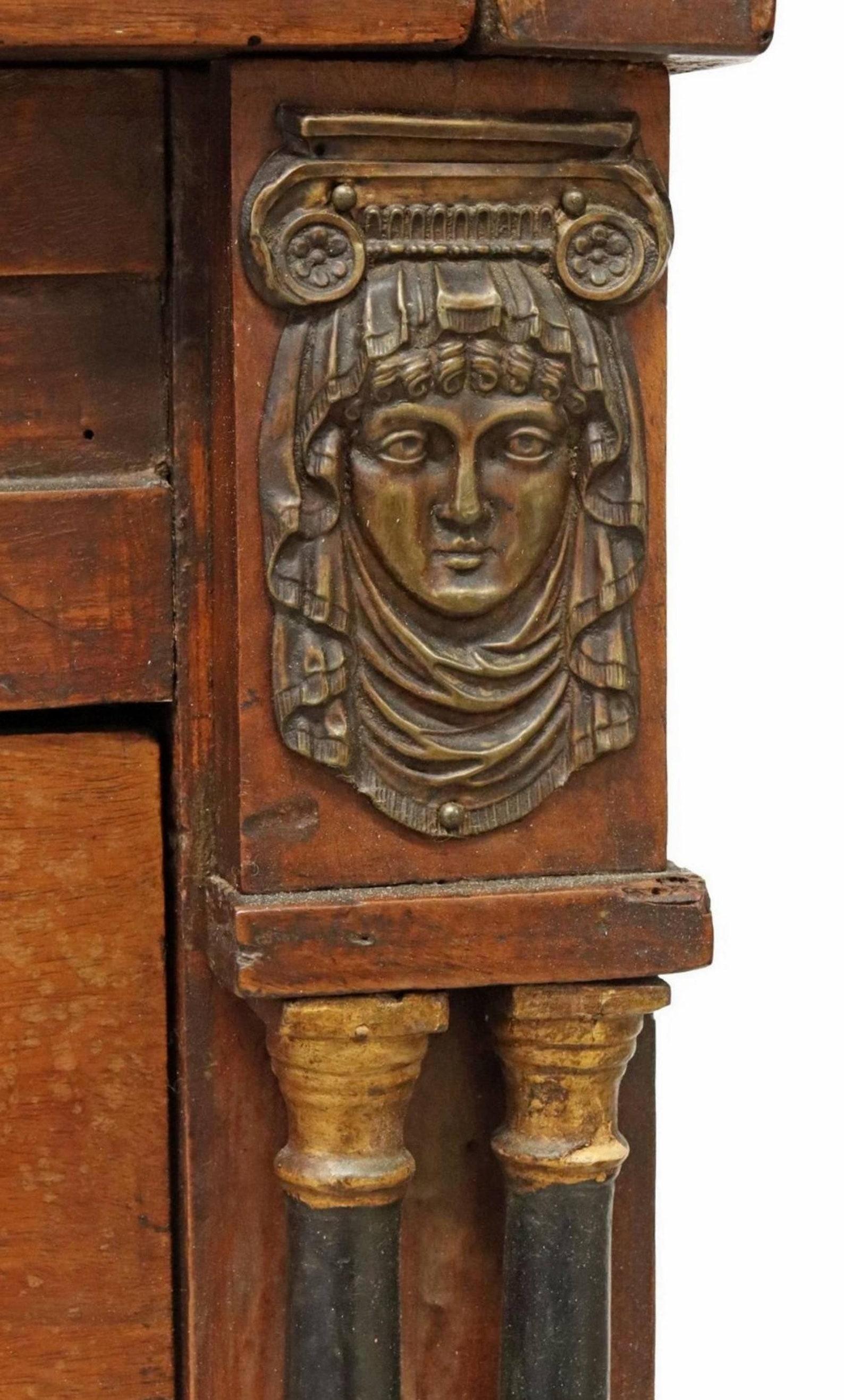 Französischer Herrenschreibtisch aus dem frühen 19. Jahrhundert, Empire-Periode, Bureau a Cylindre (Bronze) im Angebot