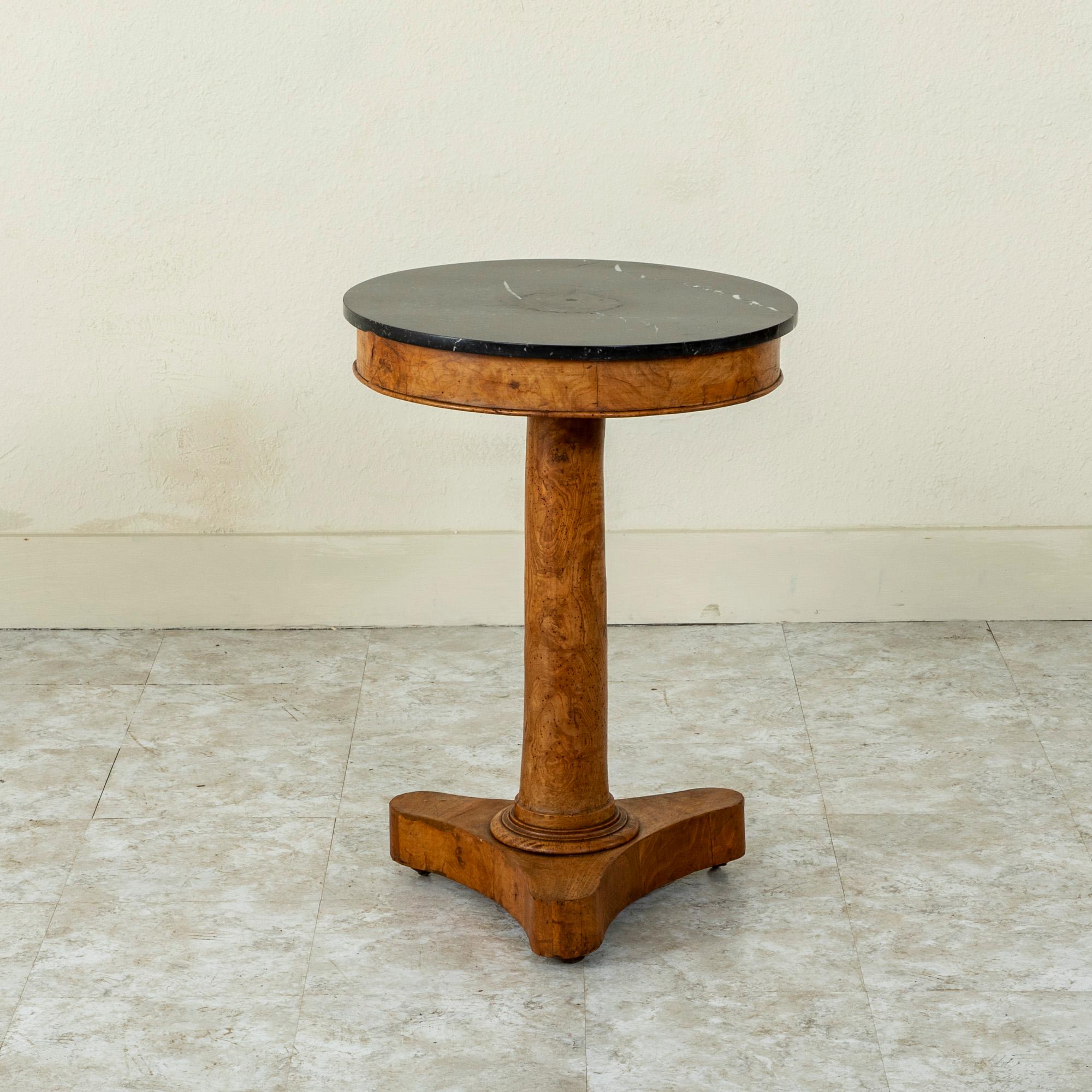 Hand-Carved Early 19th Century French Empire Period Burl Walnut Gueridon or Pedestal Table