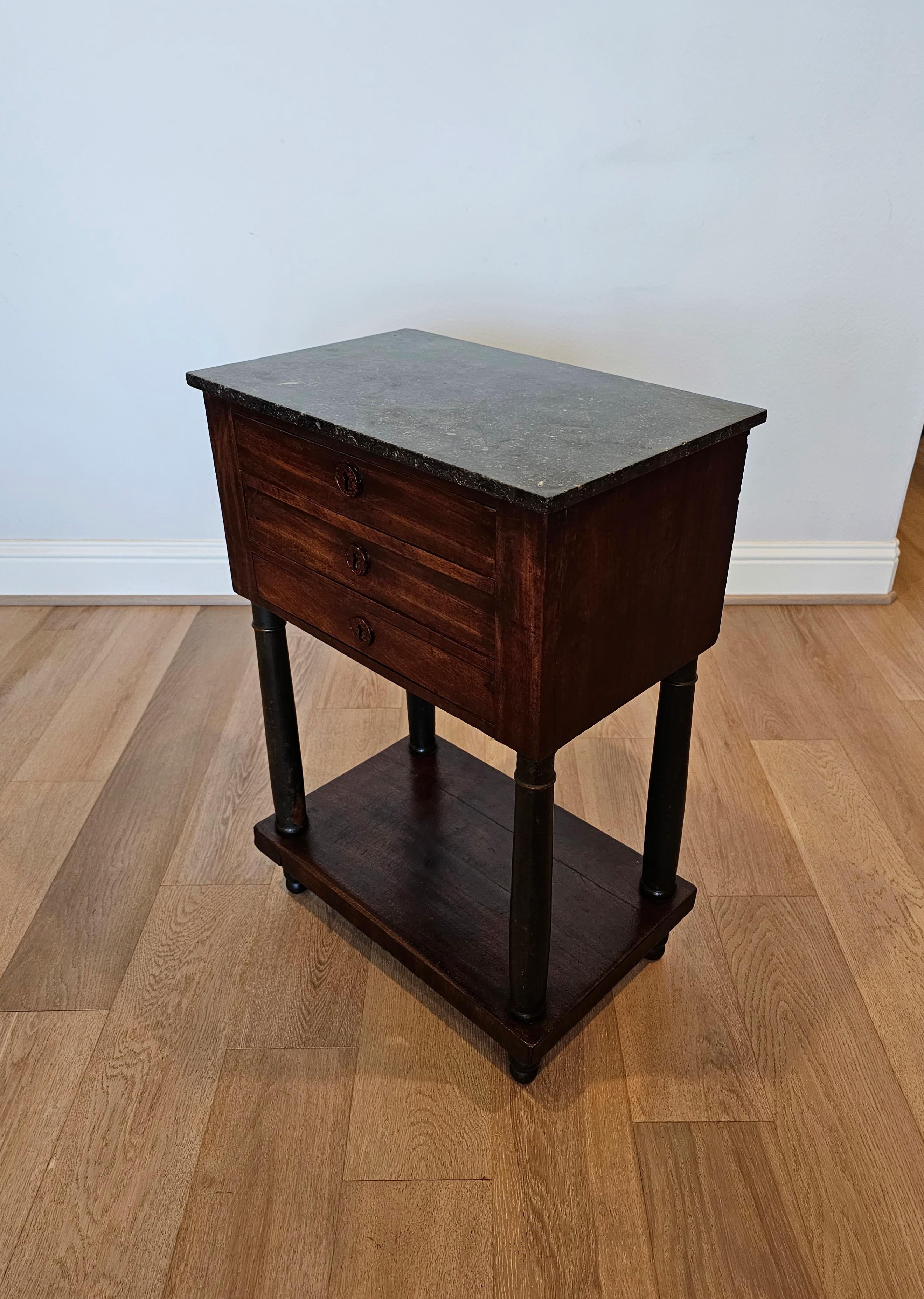 Early 19th Century French Empire Period Mahogany Nightstand End Table For Sale 8