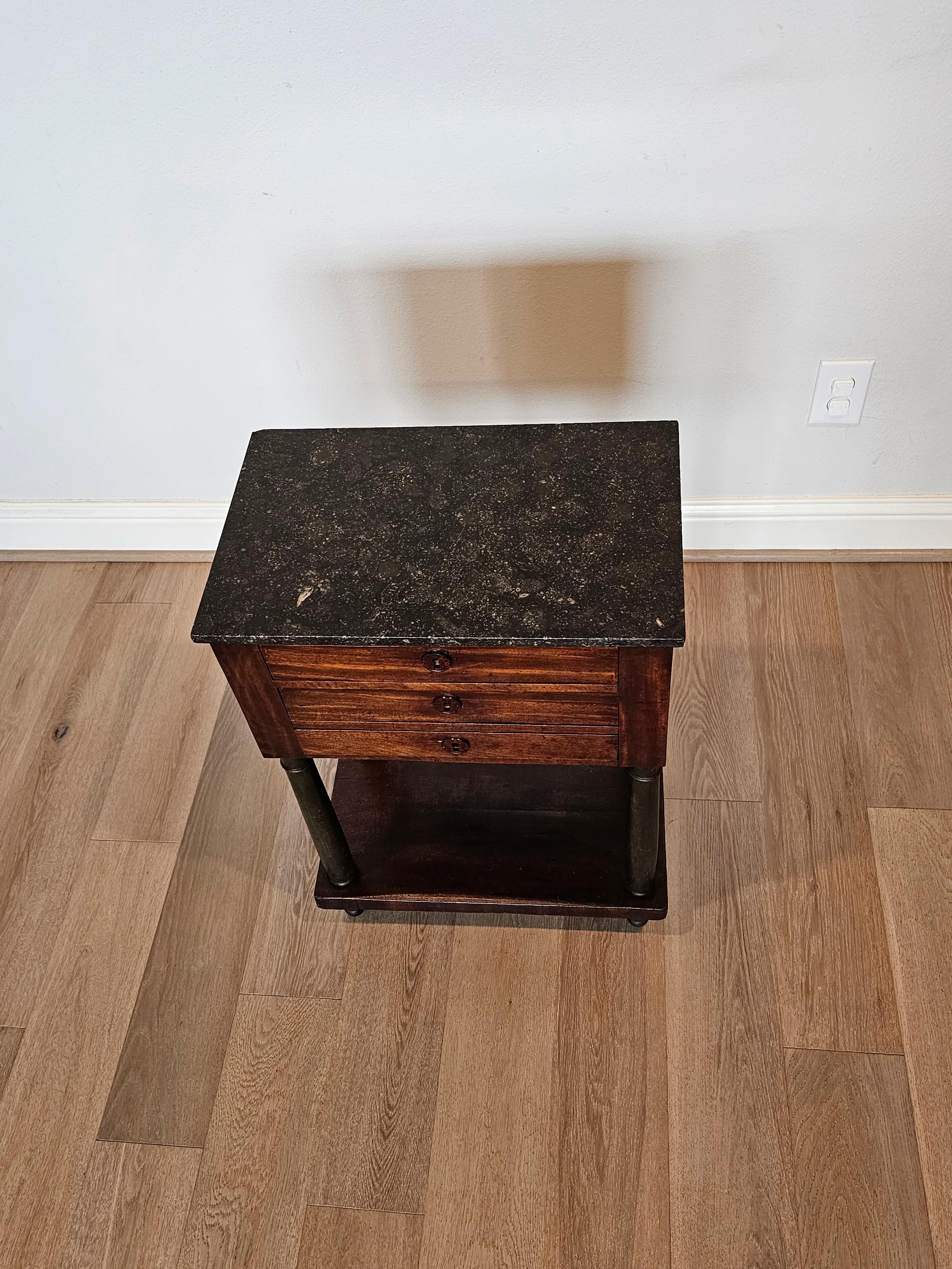 Early 19th Century French Empire Period Mahogany Nightstand End Table In Good Condition For Sale In Forney, TX