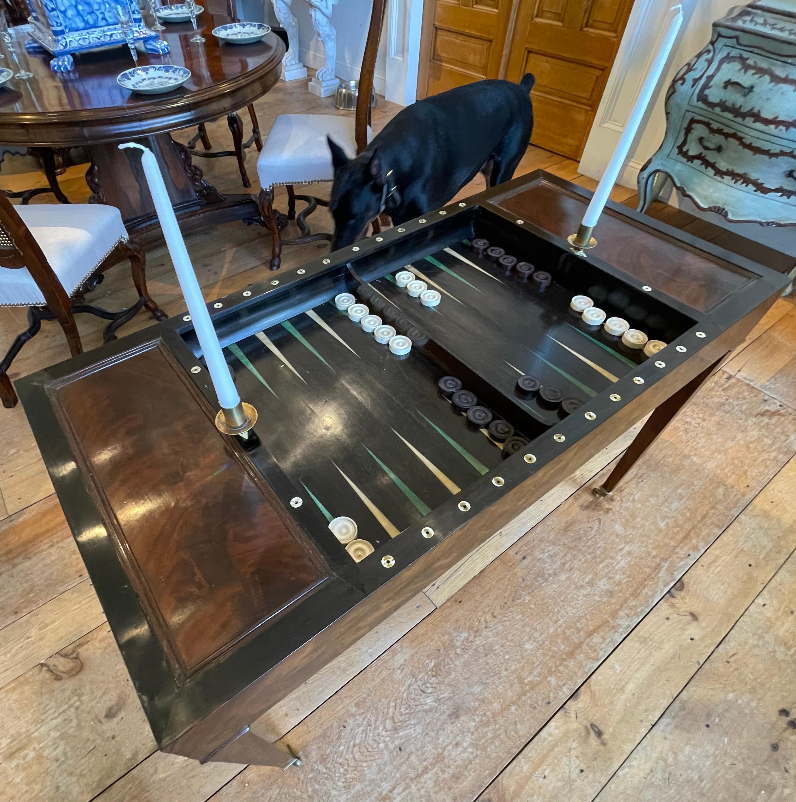 Französischer Empire Tric Trac Backgammon-Tisch aus dem frühen 19. Jahrhundert im Angebot 1