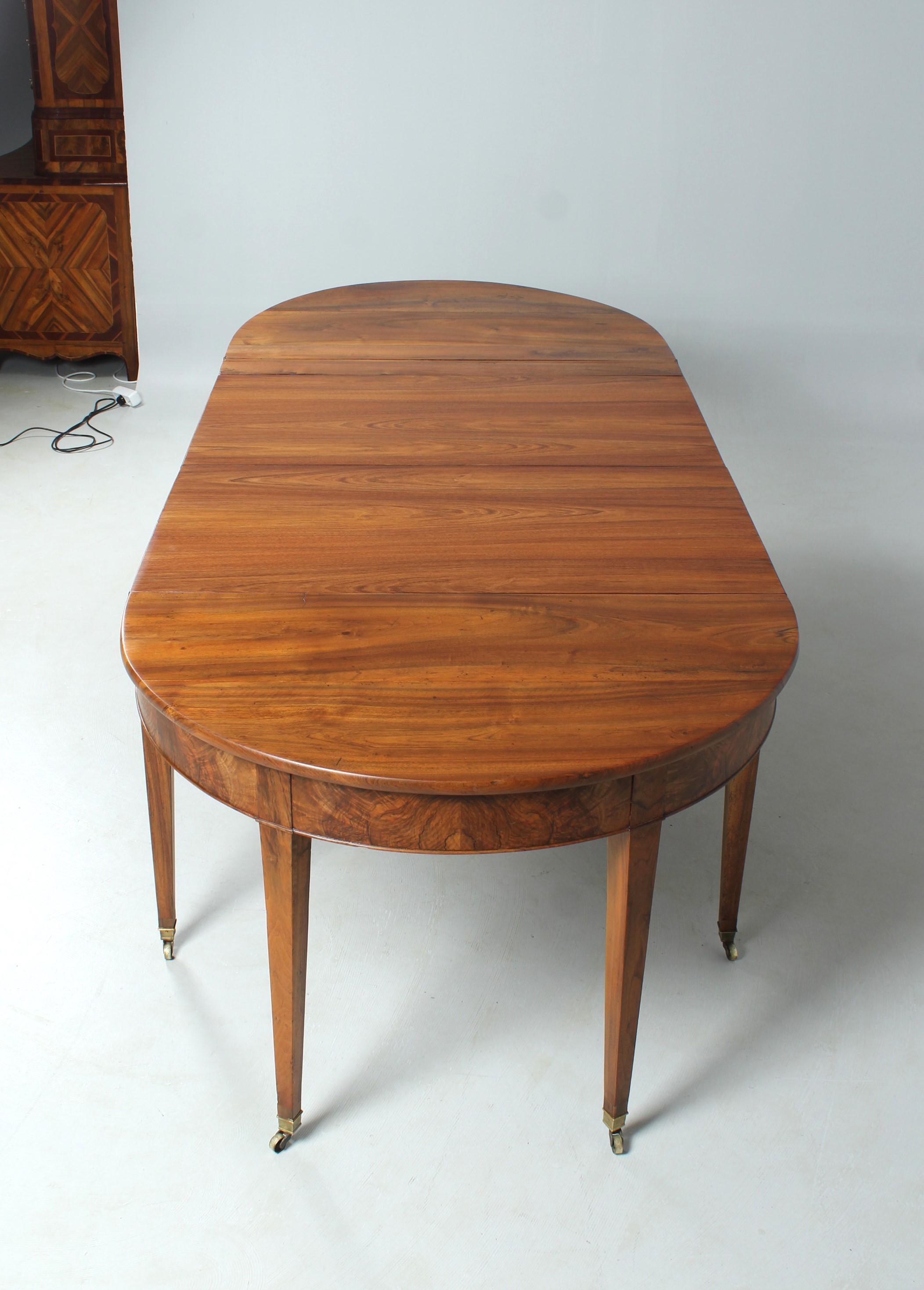 Early 19th Century French Extendable Dining Table, Demi Lune, Walnut For Sale 6
