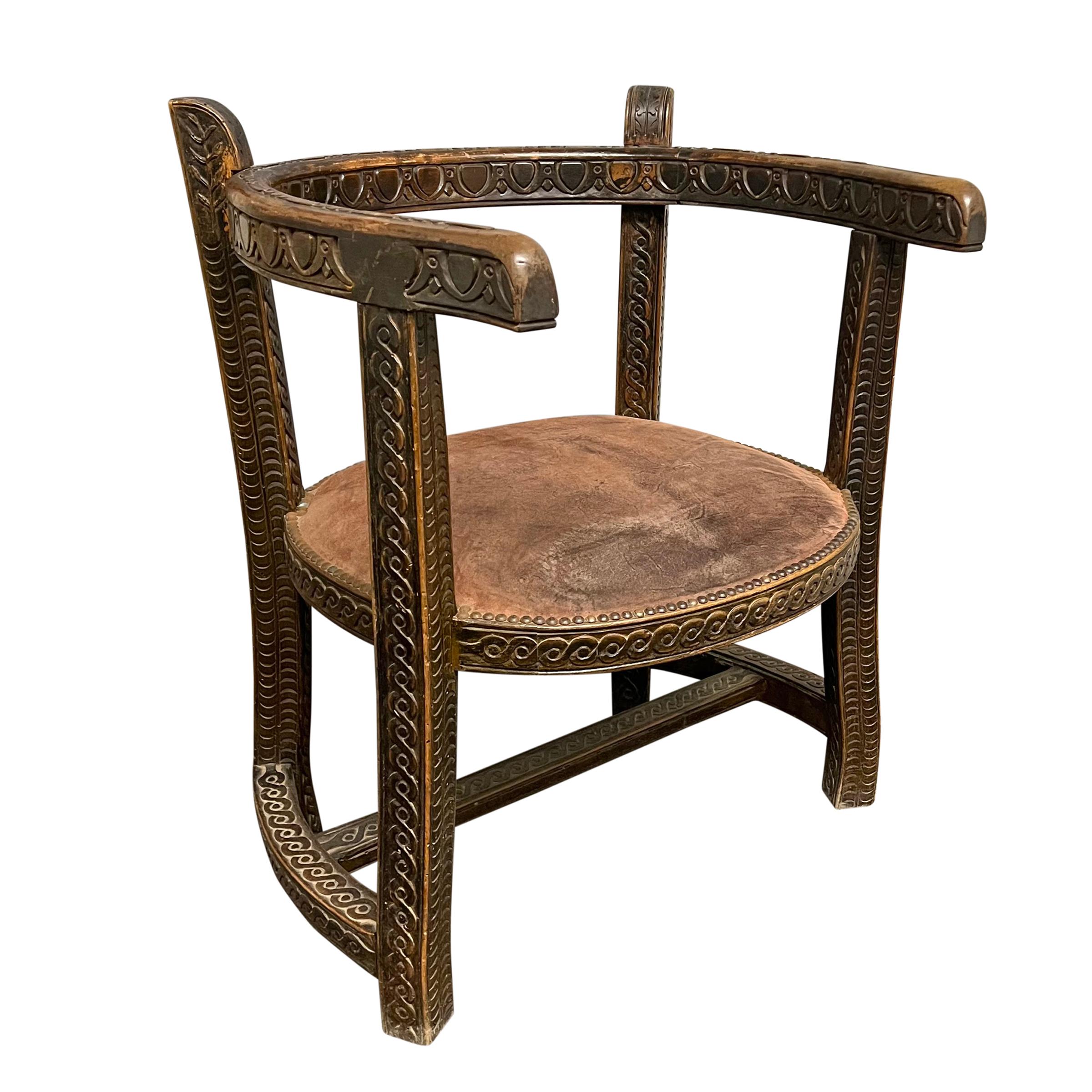 Artisanat Fauteuil à dossier en tonneau d'art populaire français du début du 19e siècle en vente